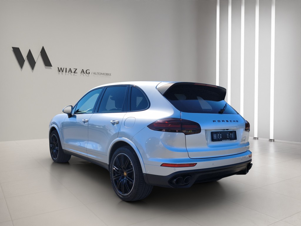 PORSCHE Cayenne 3.0 V6 S E-Hybrid-image-9