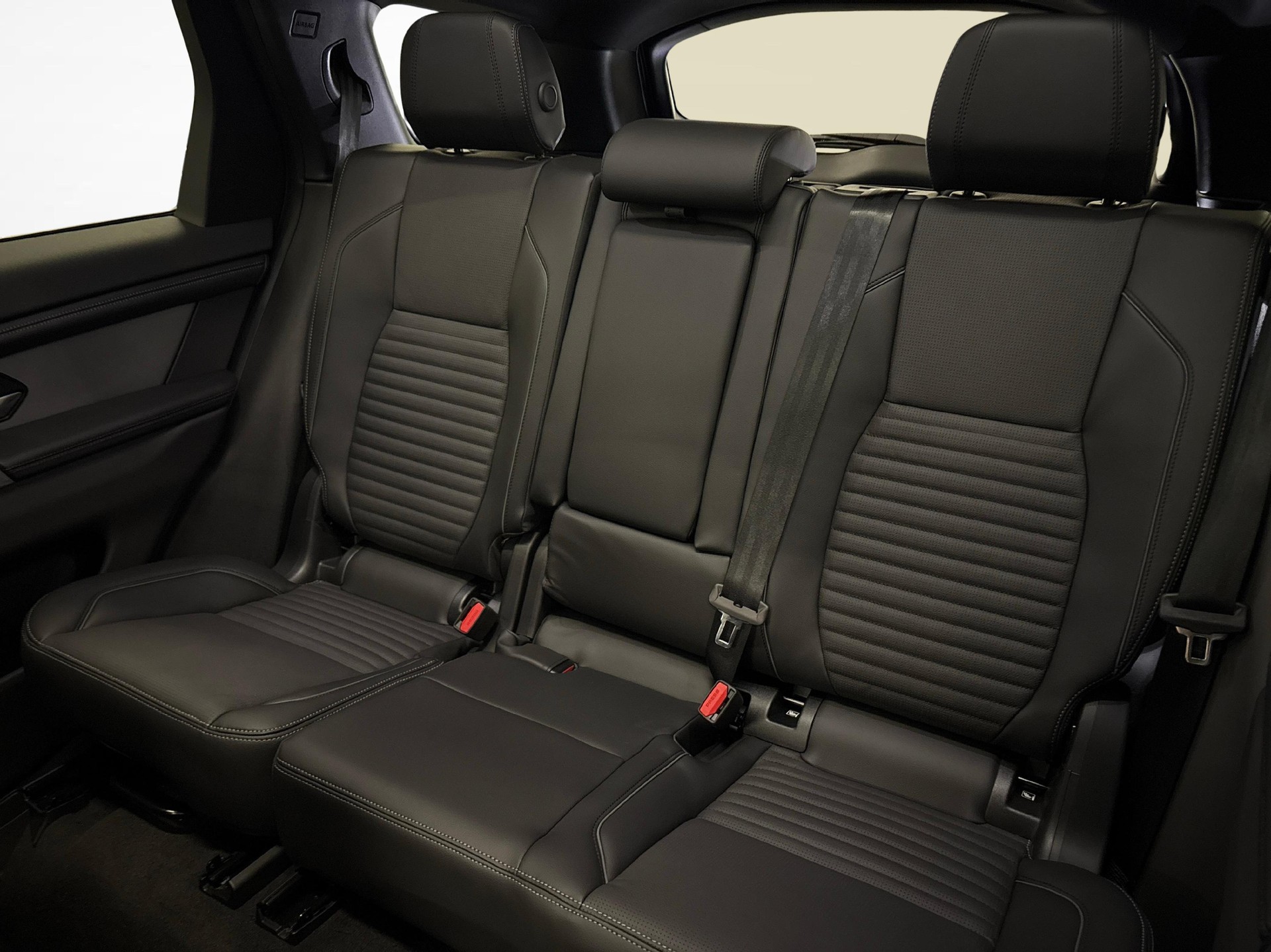 LAND ROVER Discovery Sport 1.5 T 270e Landmark-image-10