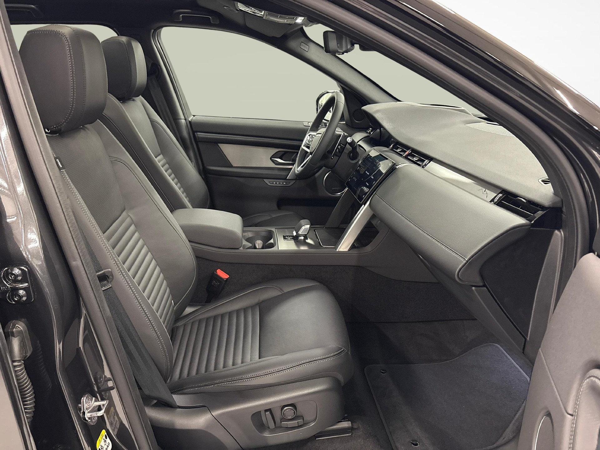 LAND ROVER Discovery Sport 1.5 T 270e Landmark-image-9