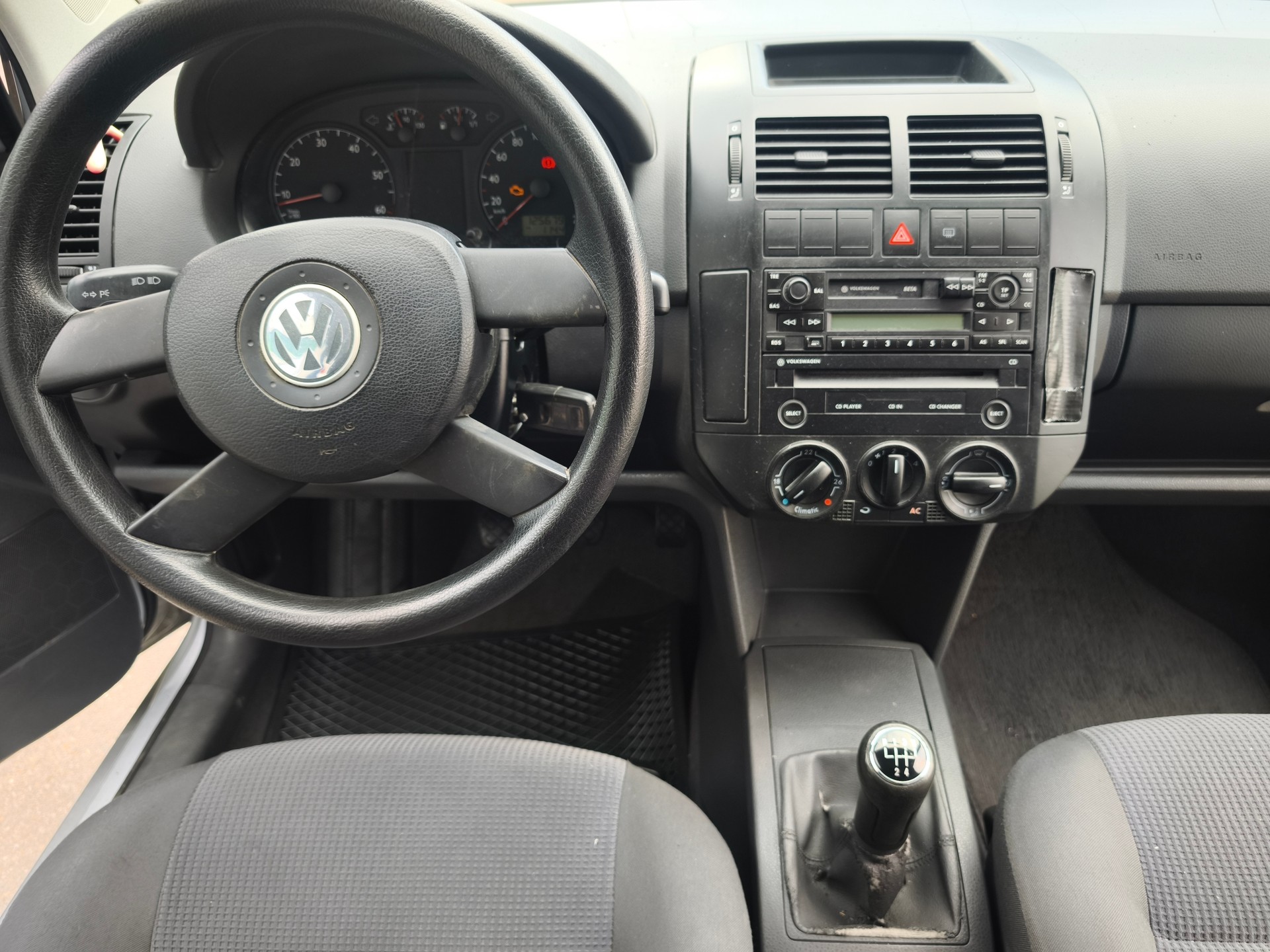 VW Polo 1.4 16V Comfortline-image-11