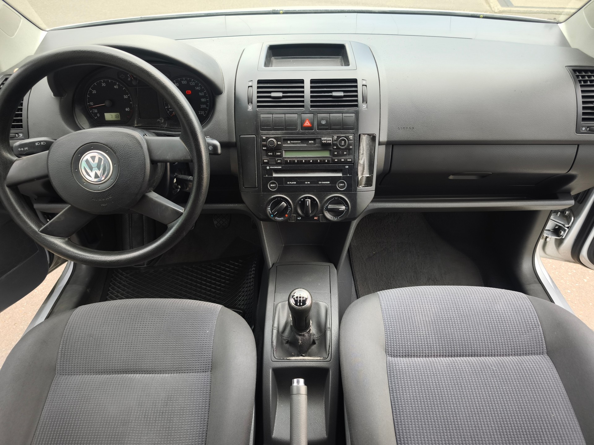 VW Polo 1.4 16V Comfortline-image-10