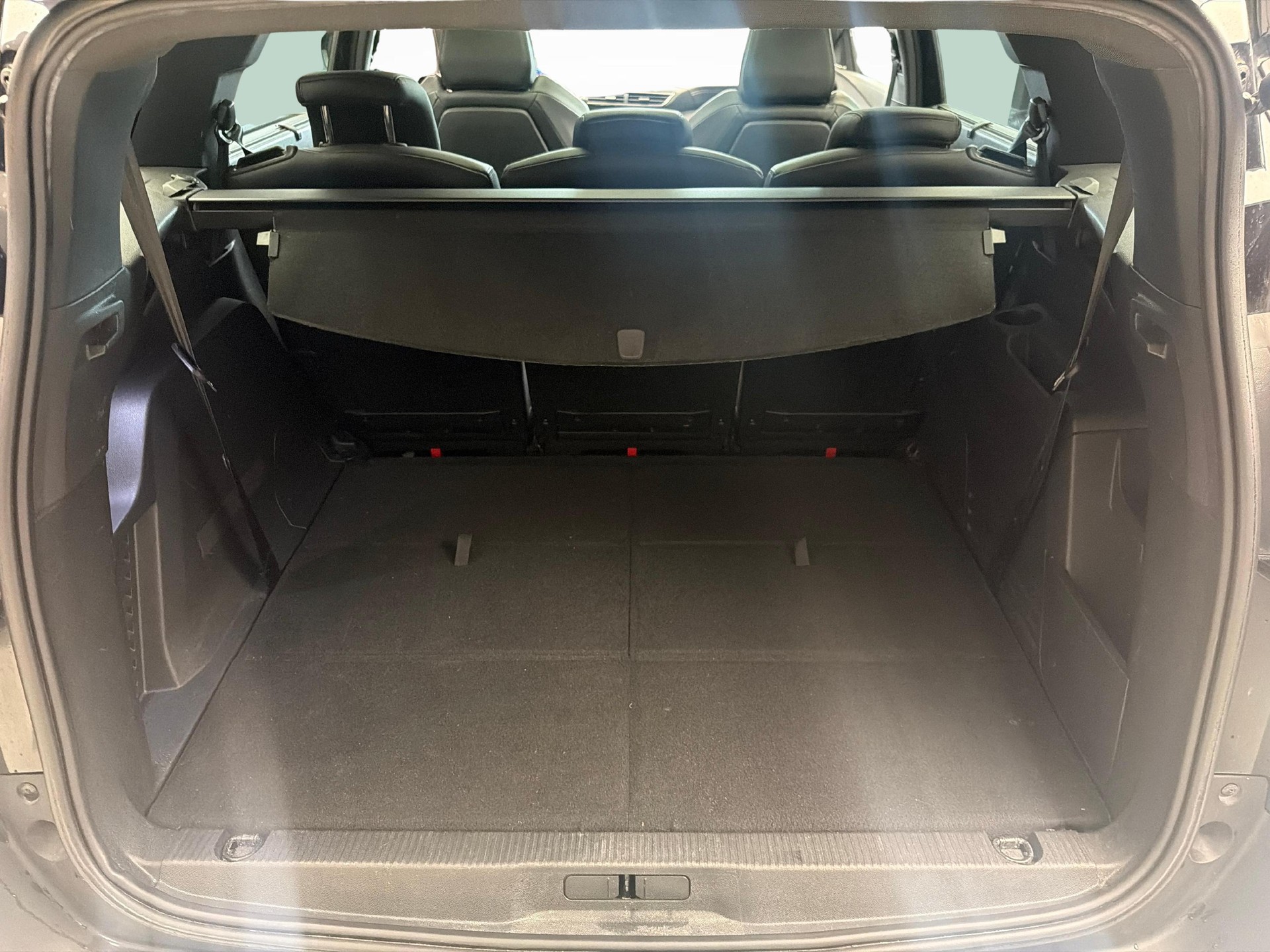PEUGEOT 5008 2.0 BlueHDi 180 GT-image-10