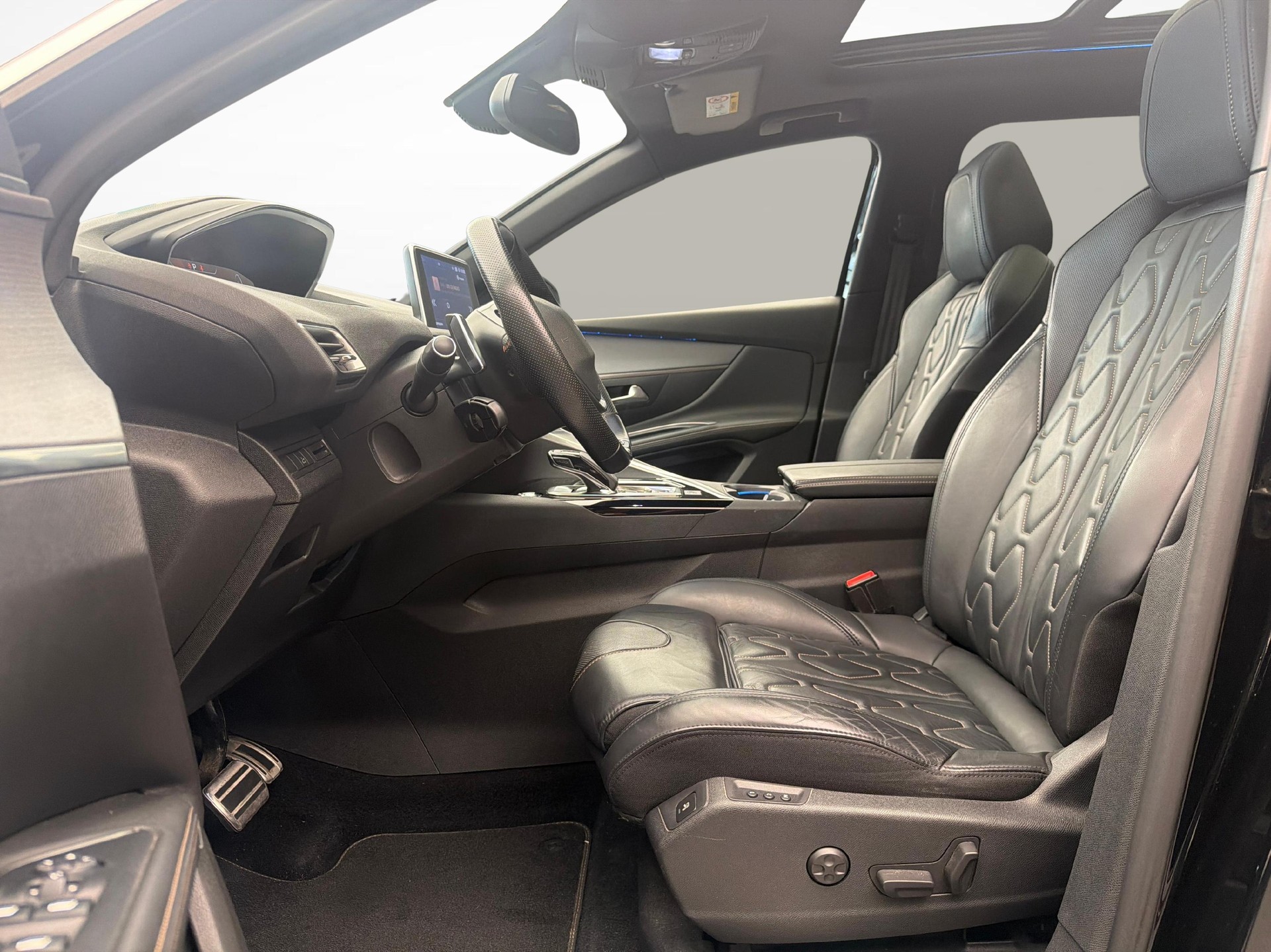PEUGEOT 5008 2.0 BlueHDi 180 GT-image-8