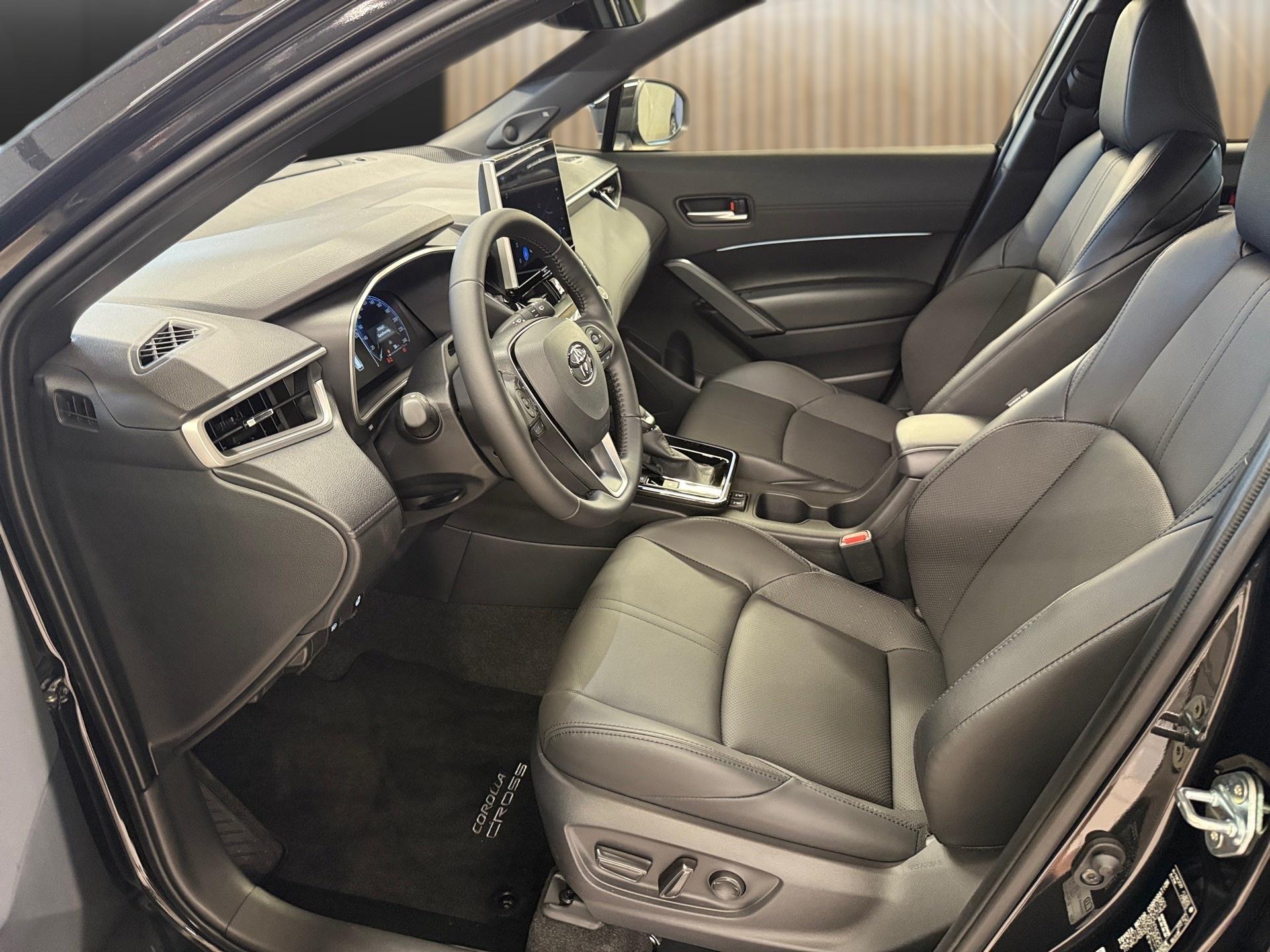 TOYOTA Corolla Cross 2.0 Premium e-CVT AWD-image-10
