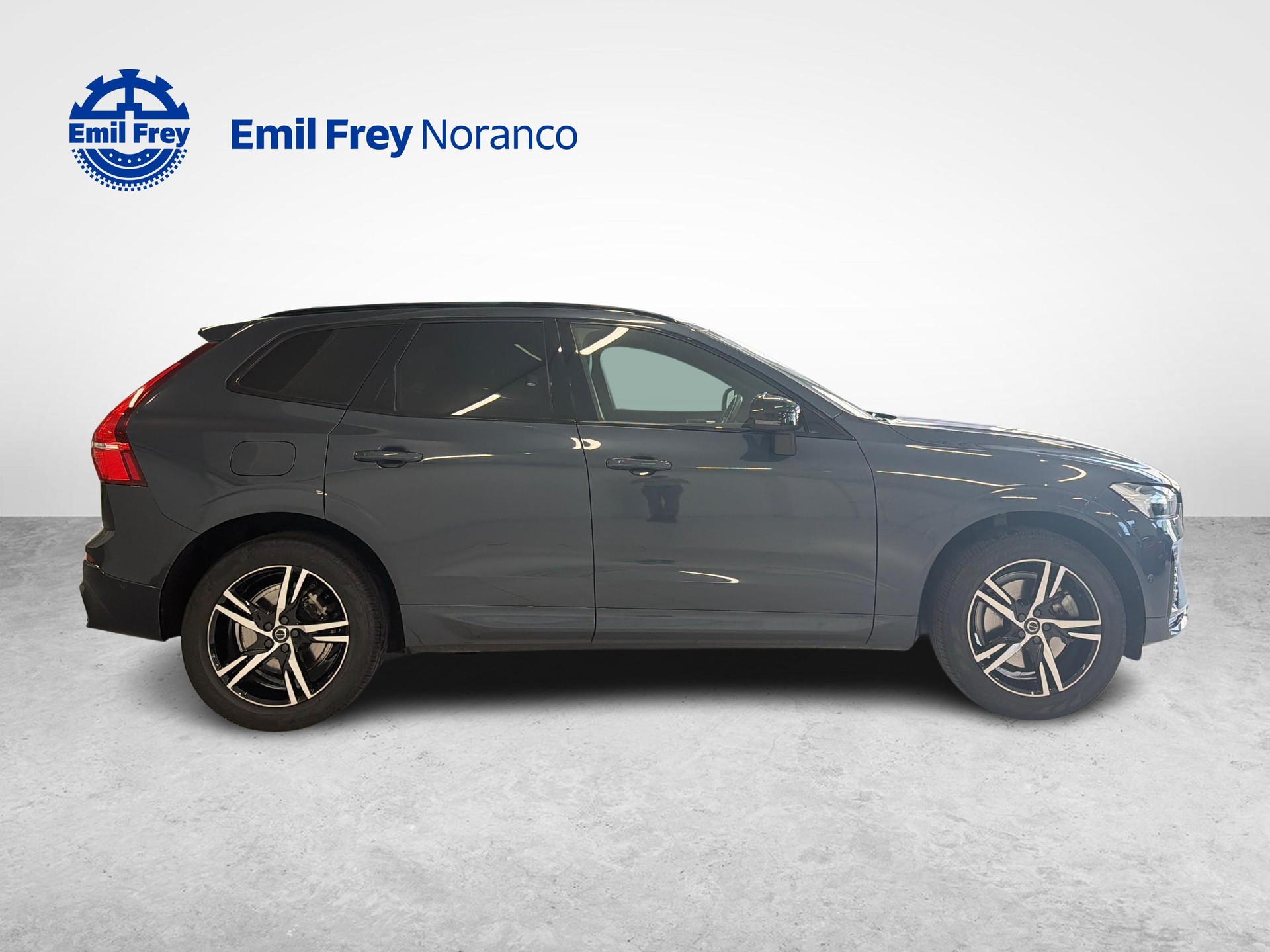 VOLVO XC60 2.0 B5 MH R-Design AWD-image-5