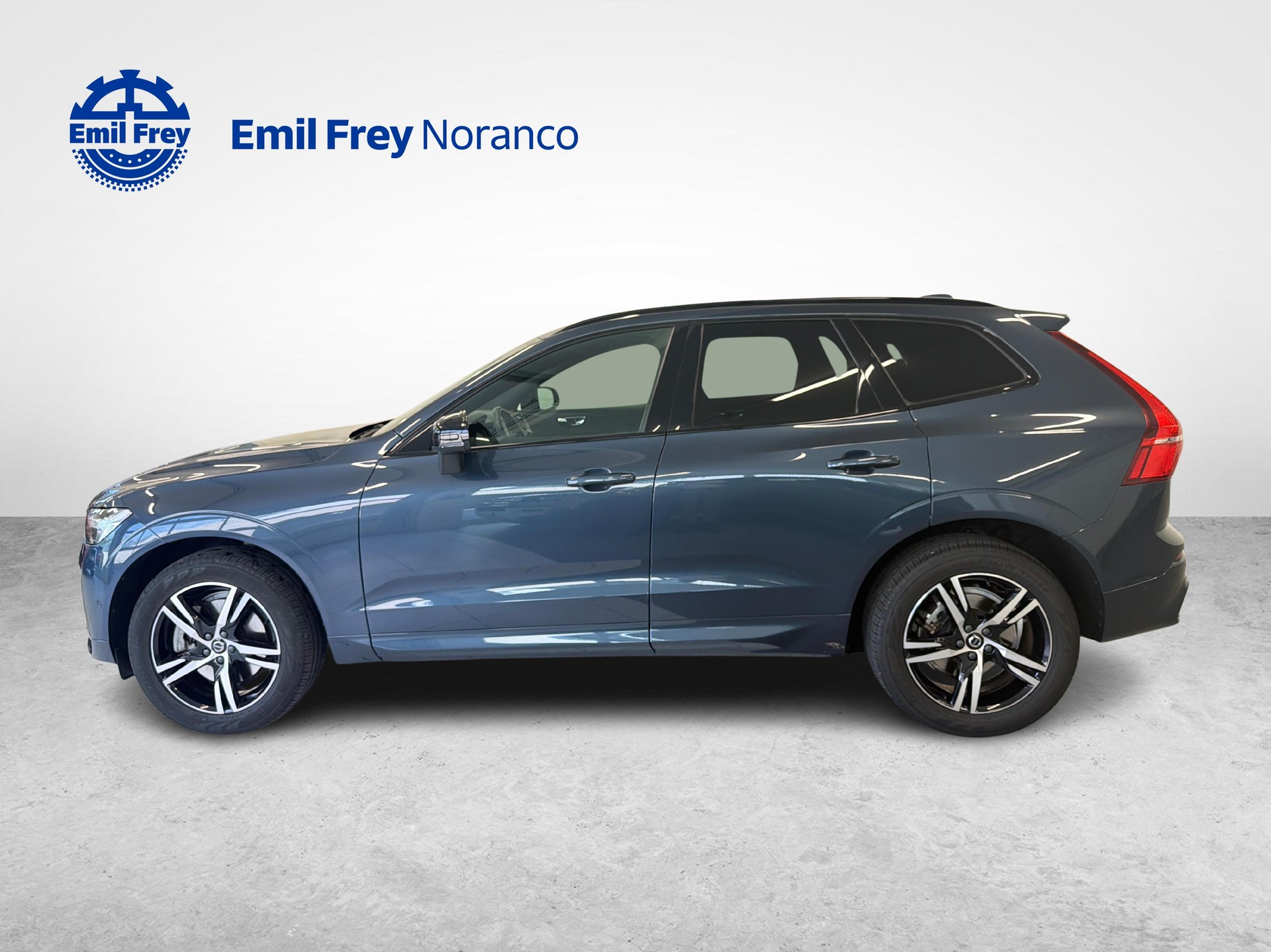 VOLVO XC60 2.0 B5 MH R-Design AWD-image-1