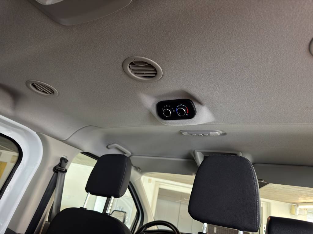FORD Transit Custom 320 L1H1 Trend-image-12