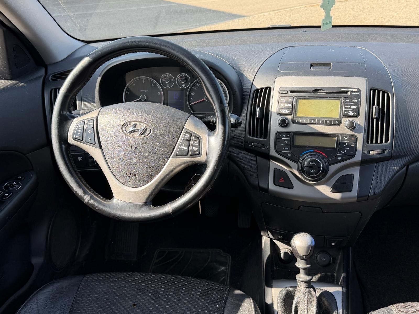 HYUNDAI i30 2.0 CRDi Premium-image-4