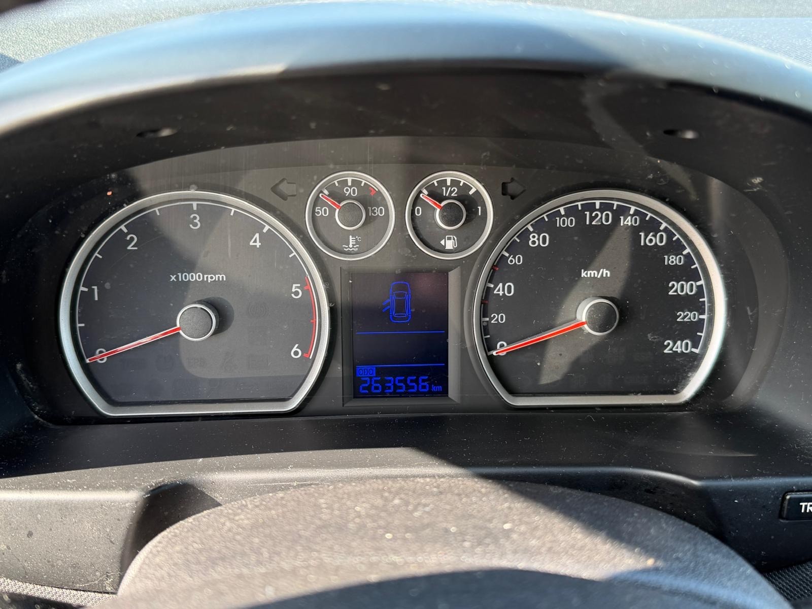 HYUNDAI i30 2.0 CRDi Premium-image-3