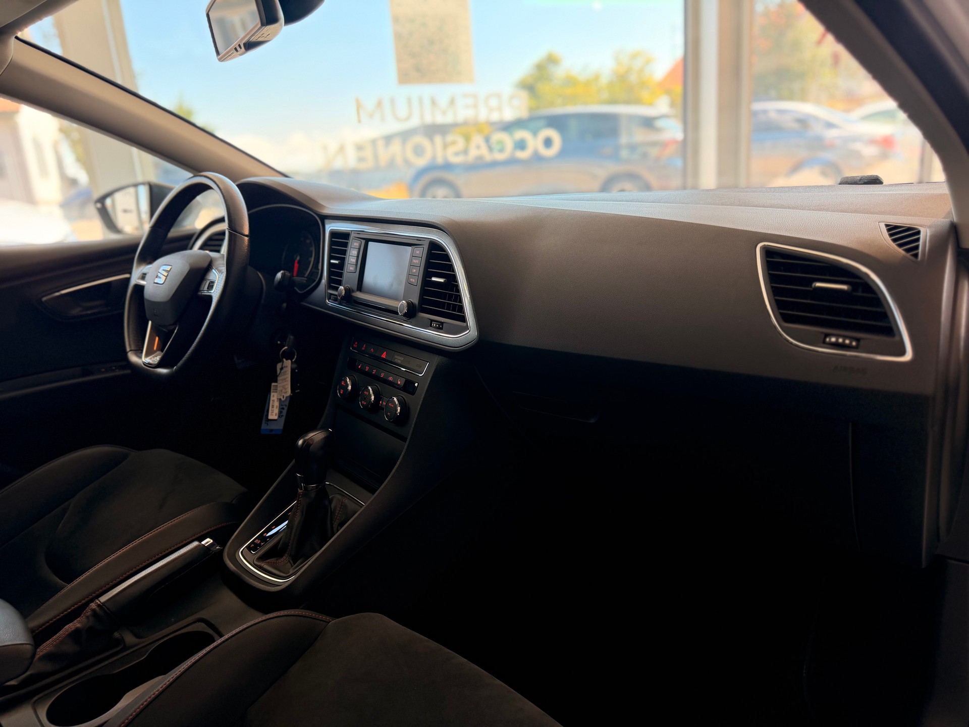 SEAT Leon 1.8 TSI FR DSG-image-19