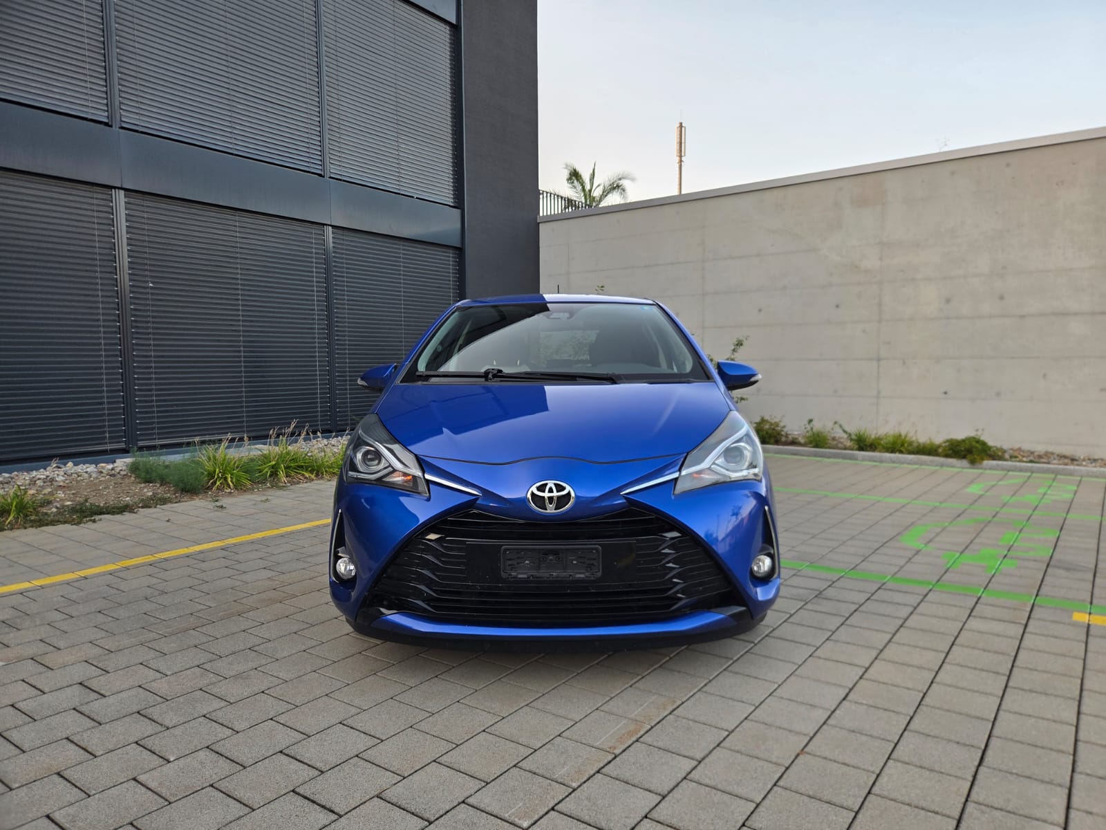 TOYOTA Yaris 1.5 Trend CVT-image-8
