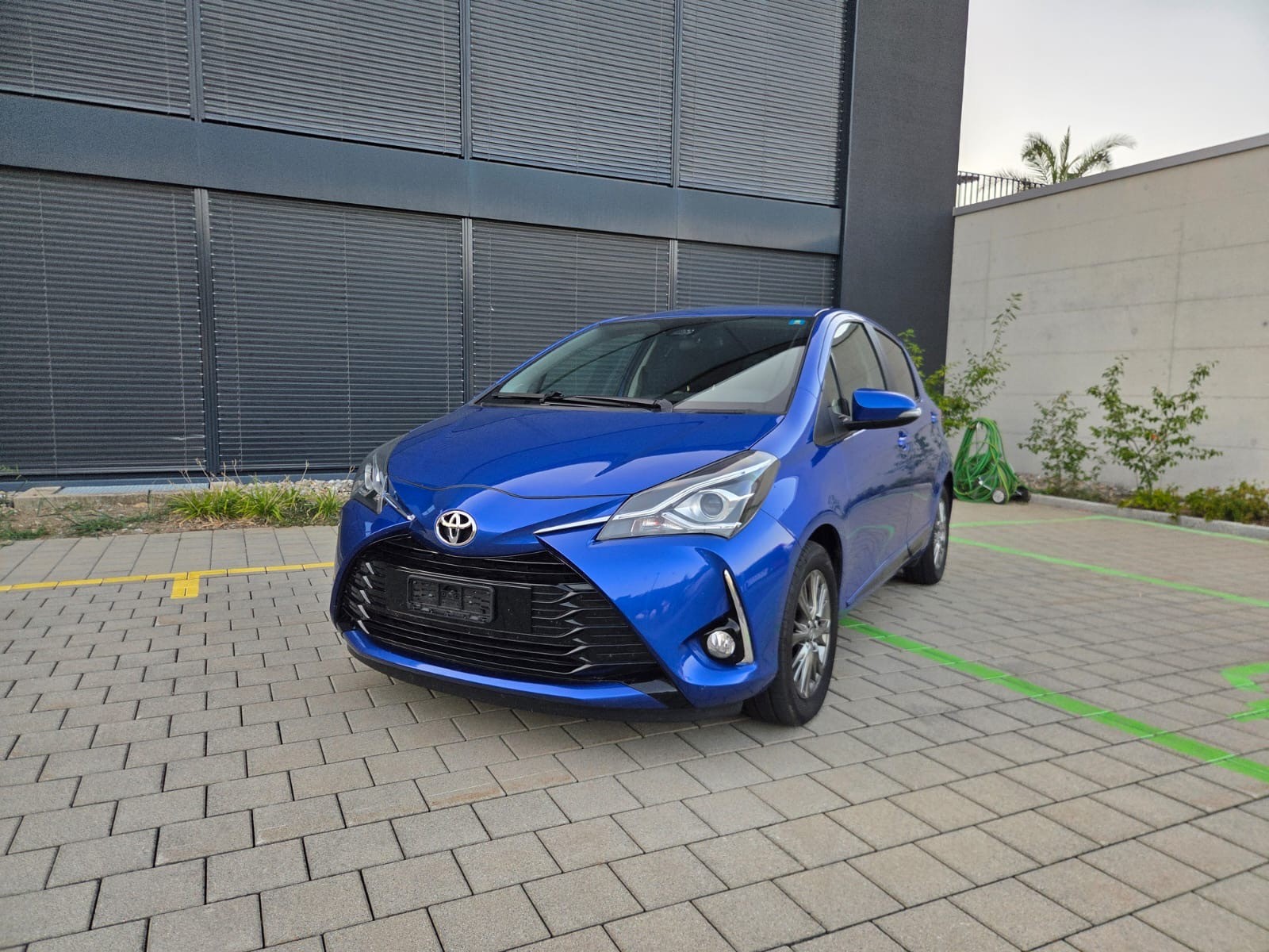 TOYOTA Yaris 1.5 Trend CVT-image-0