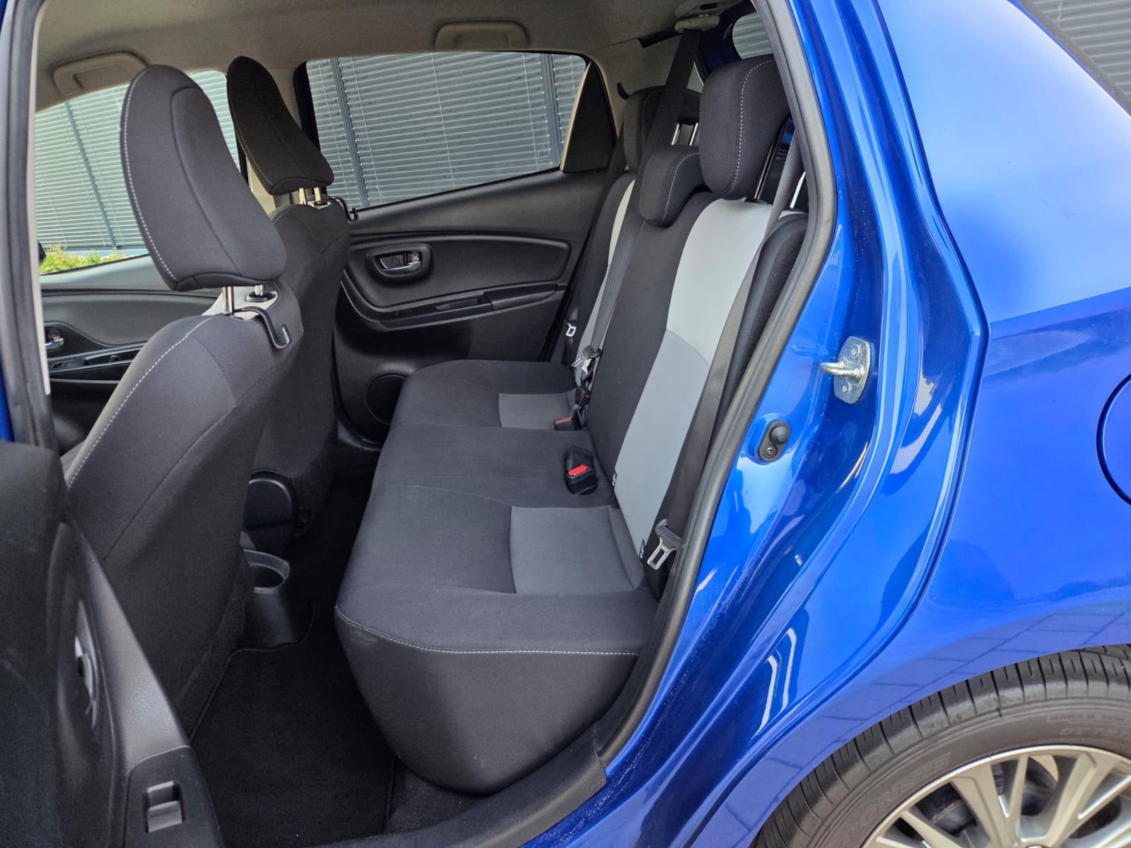 TOYOTA Yaris 1.5 Trend CVT-image-11