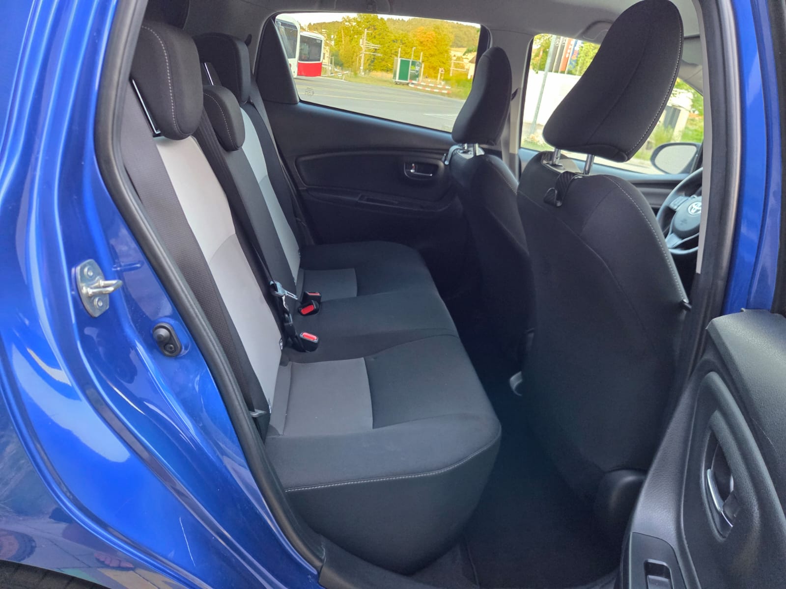 TOYOTA Yaris 1.5 Trend CVT-image-13