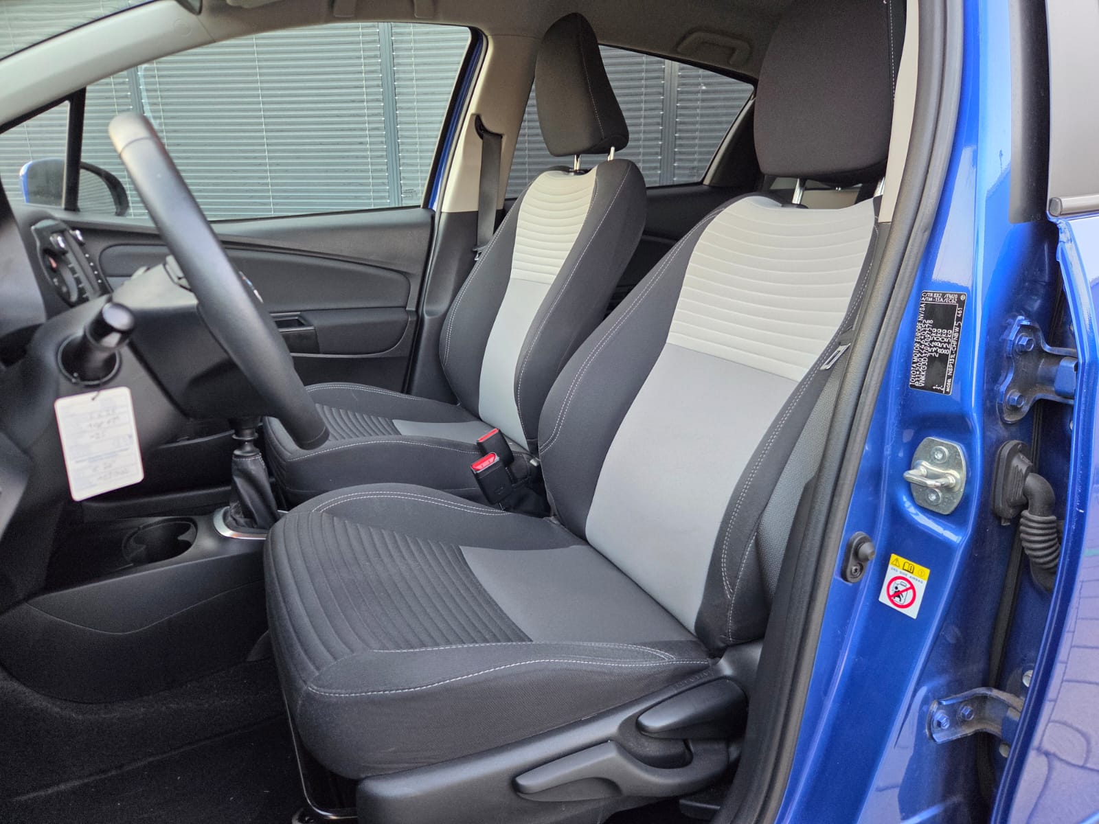 TOYOTA Yaris 1.5 Trend CVT-image-14