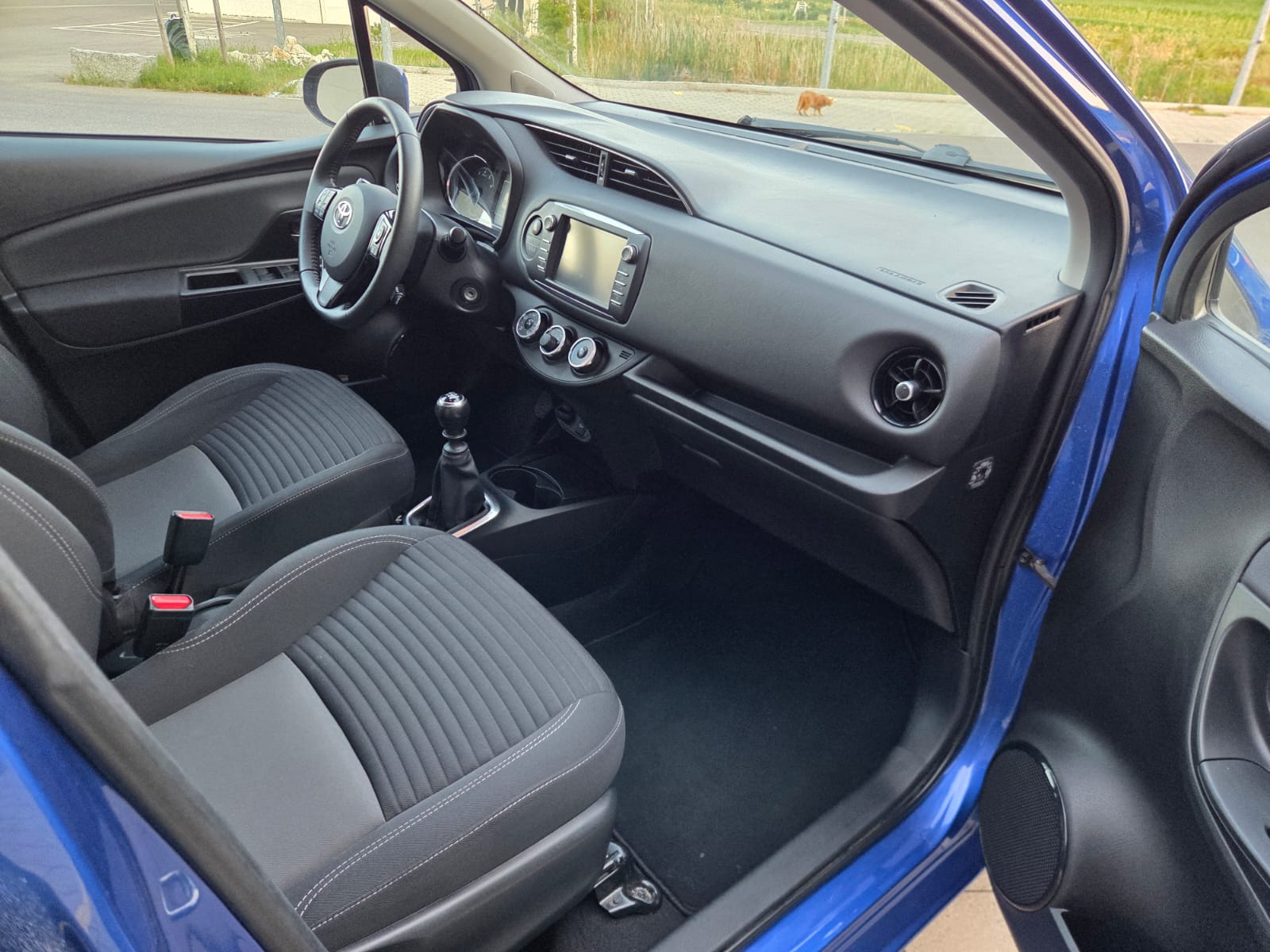 TOYOTA Yaris 1.5 Trend CVT-image-6