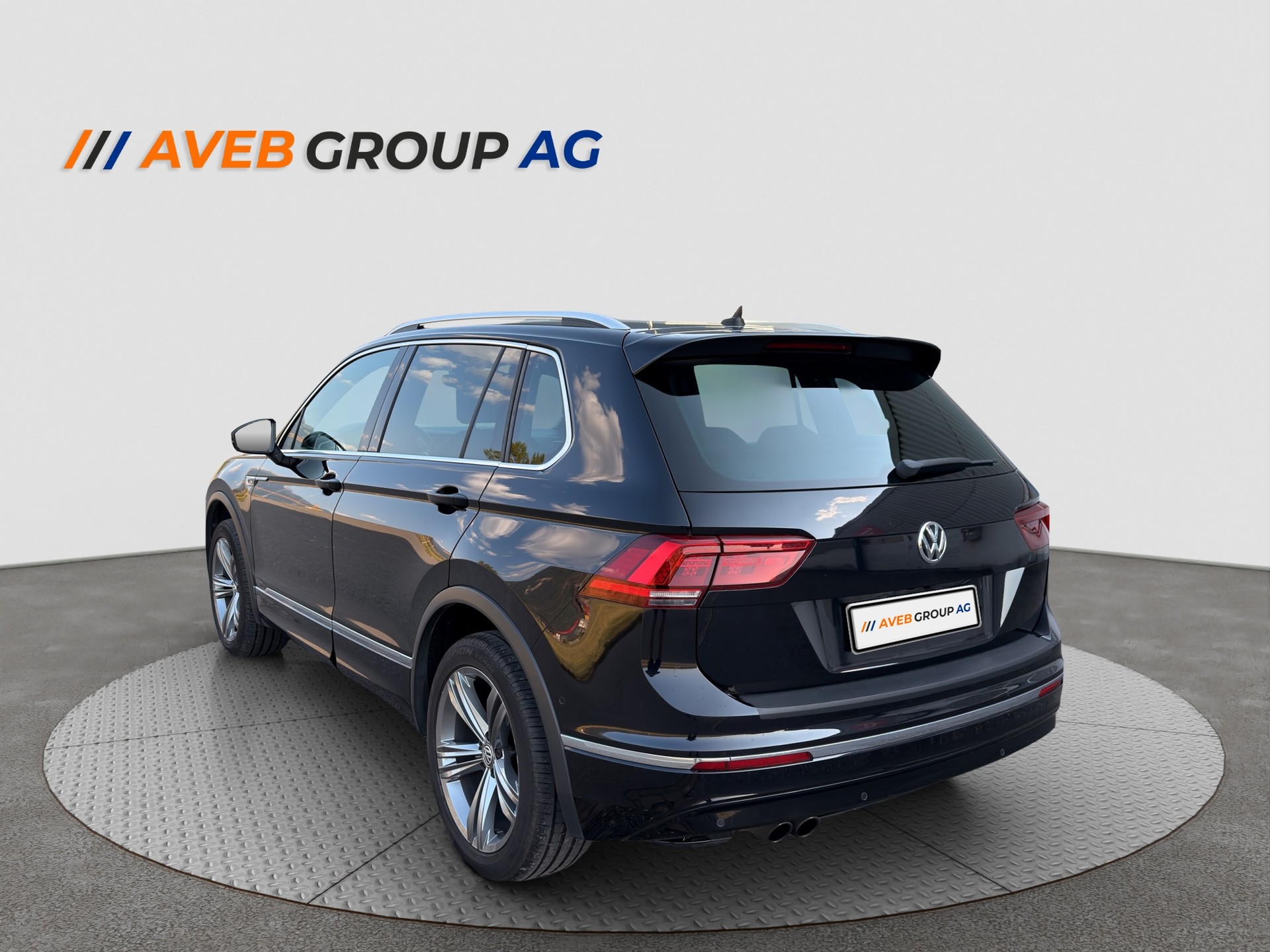 VW Tiguan 2.0TSI Highline 4Motion DSG-image-2