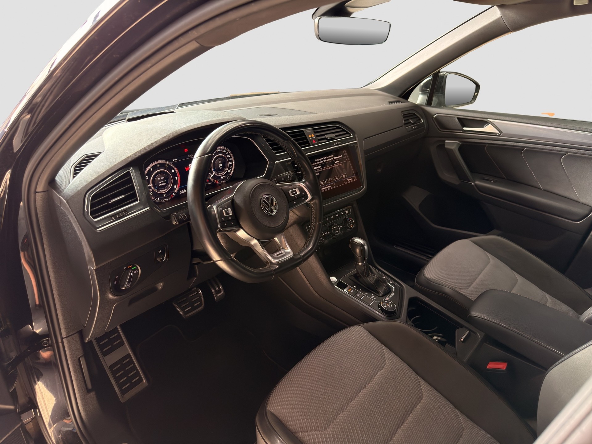 VW Tiguan 2.0TSI Highline 4Motion DSG-image-8