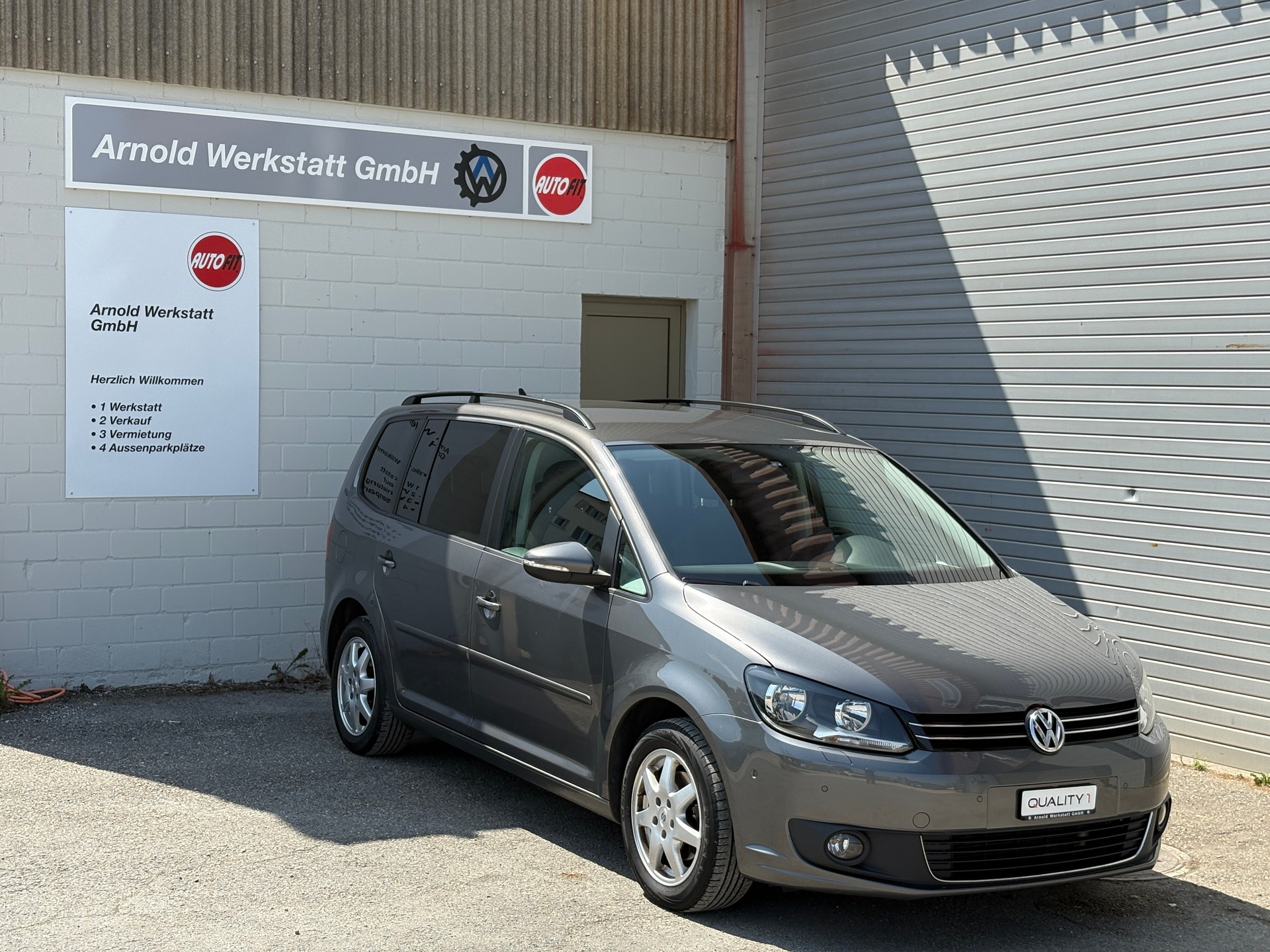 VW Touran 1.6 TDI Trendline-image-1