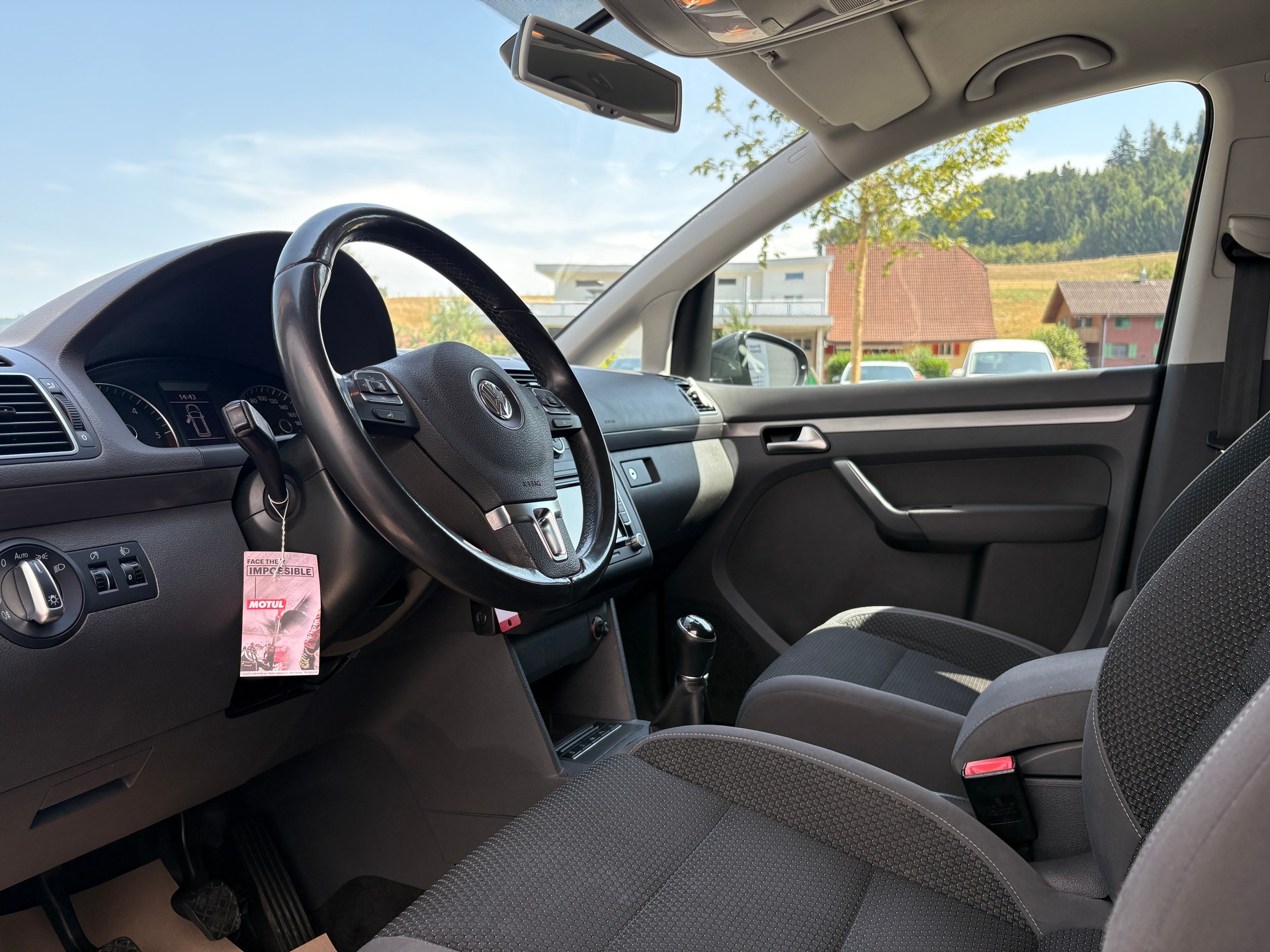 VW Touran 1.6 TDI Trendline-image-7