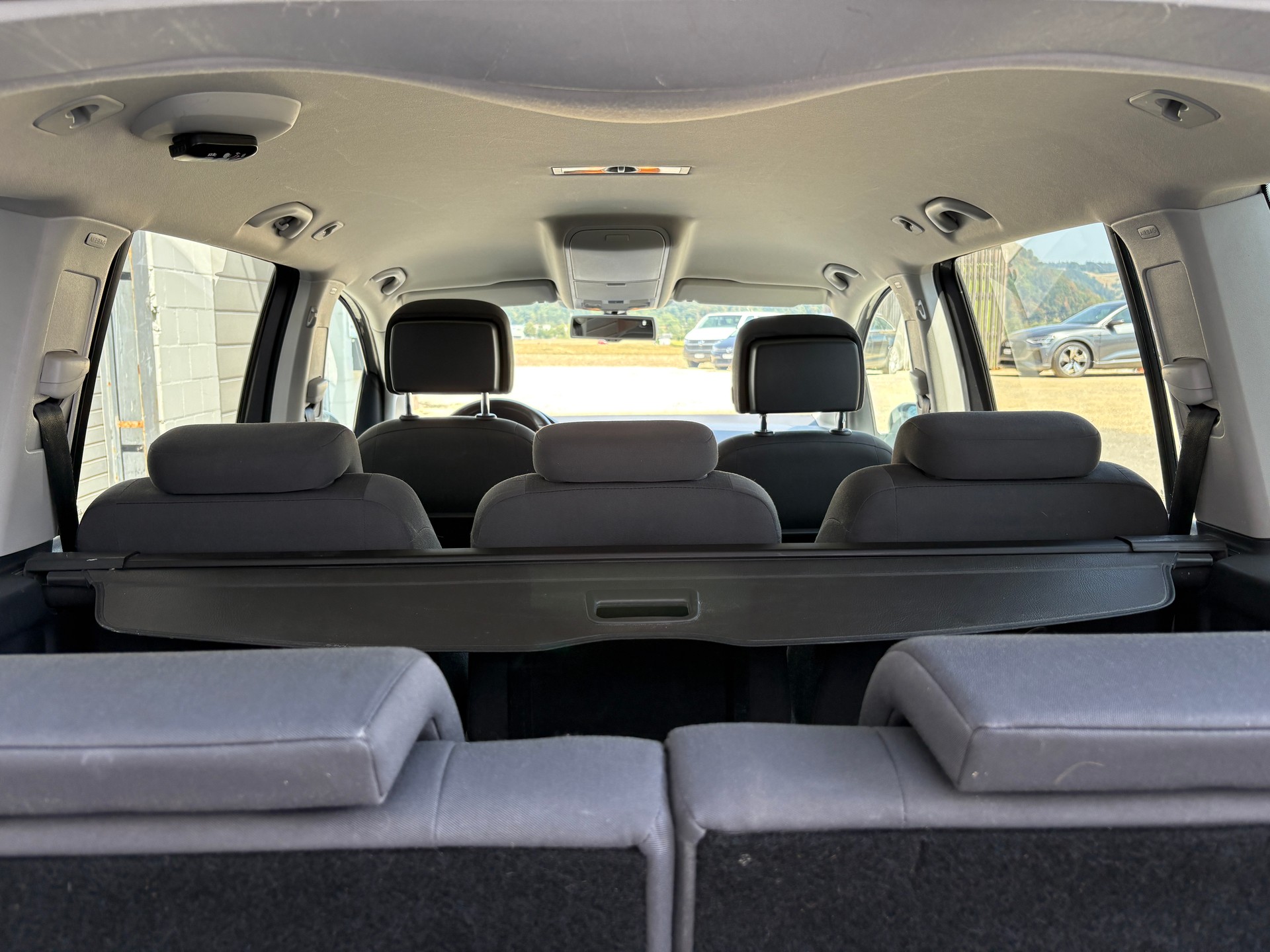 VW Touran 1.6 TDI Trendline-image-10