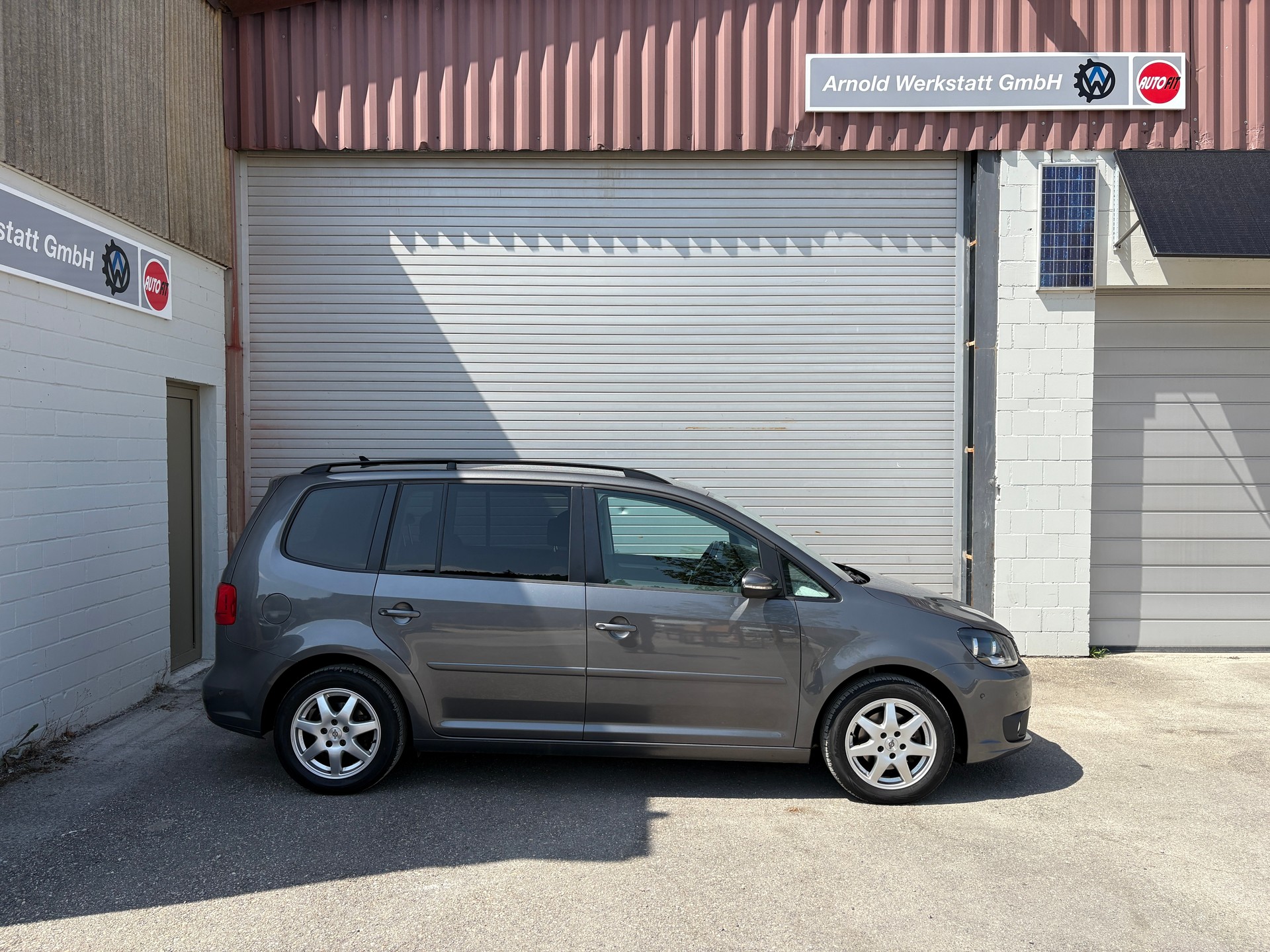 VW Touran 1.6 TDI Trendline-image-3