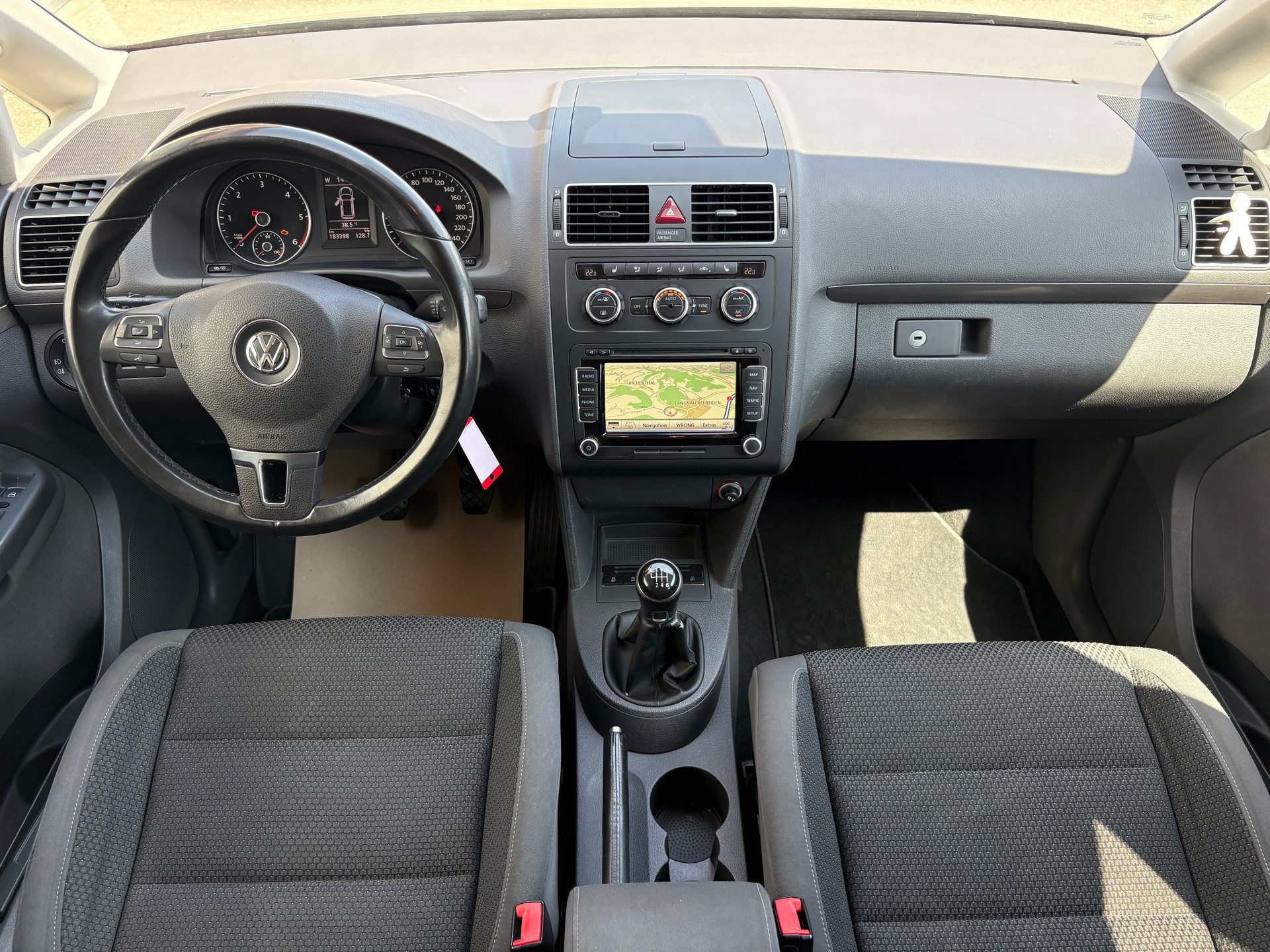 VW Touran 1.6 TDI Trendline-image-9