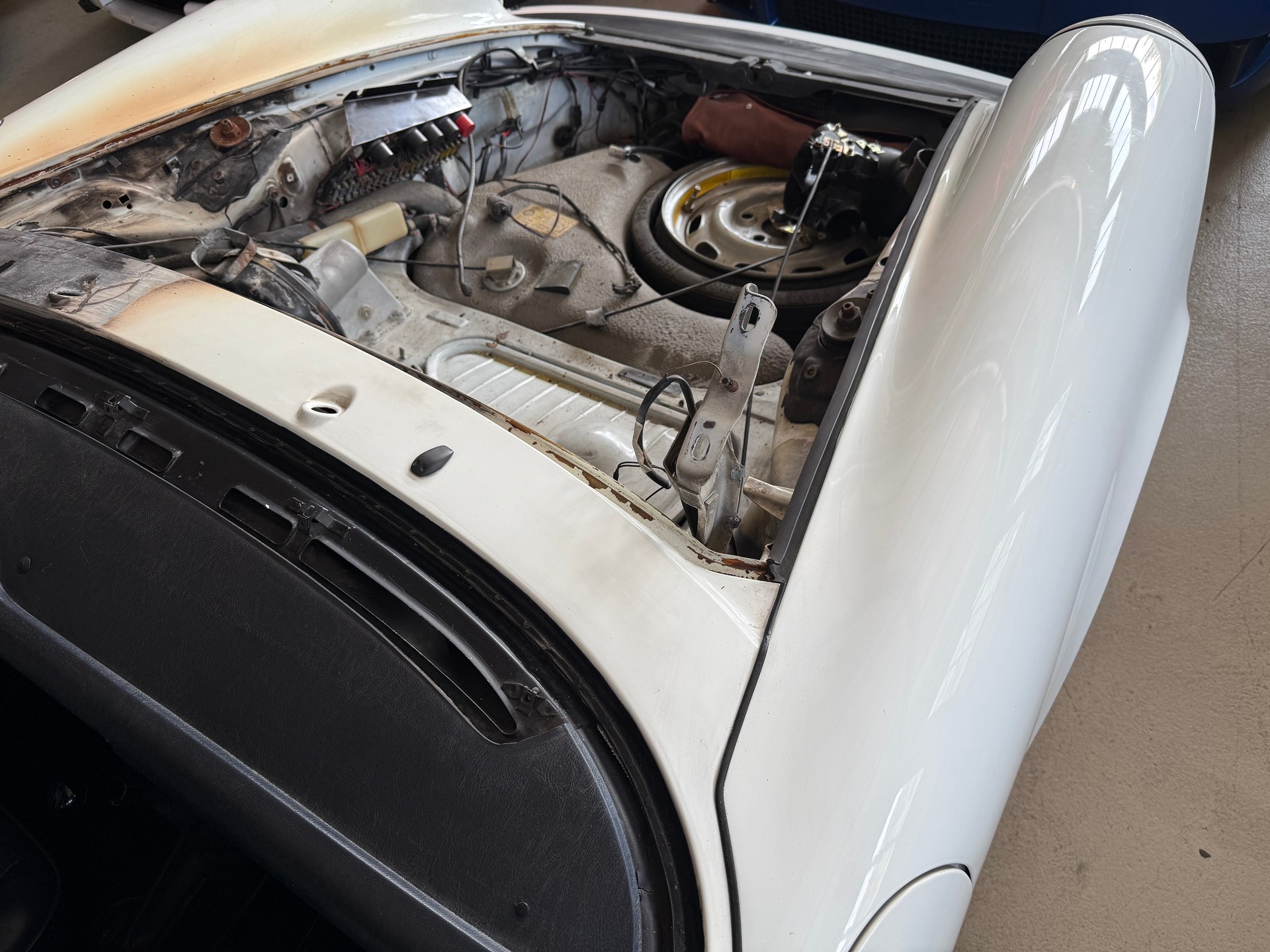 PORSCHE 911 Carrera Cabrio-showroom-element-3