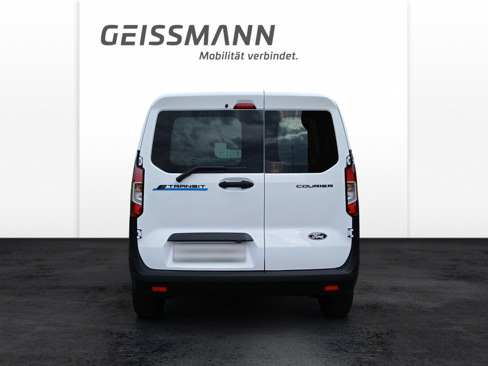 FORD E-Transit Courier Van Trend-image-4