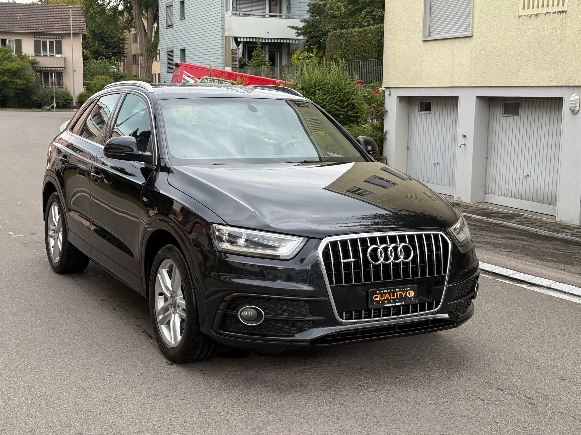 AUDI Q3 2.0 TFSI quattro S-tronic-image-1