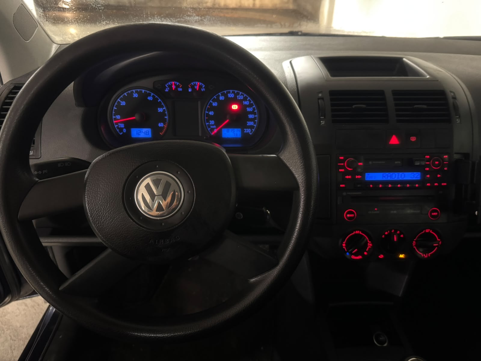 VW Polo 1.4 16V Highline-image-11