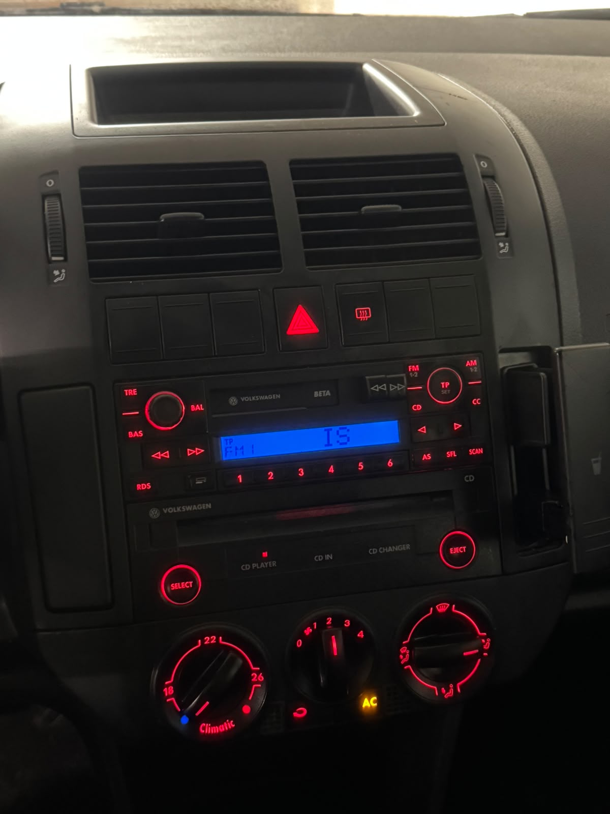 VW Polo 1.4 16V Highline-image-9