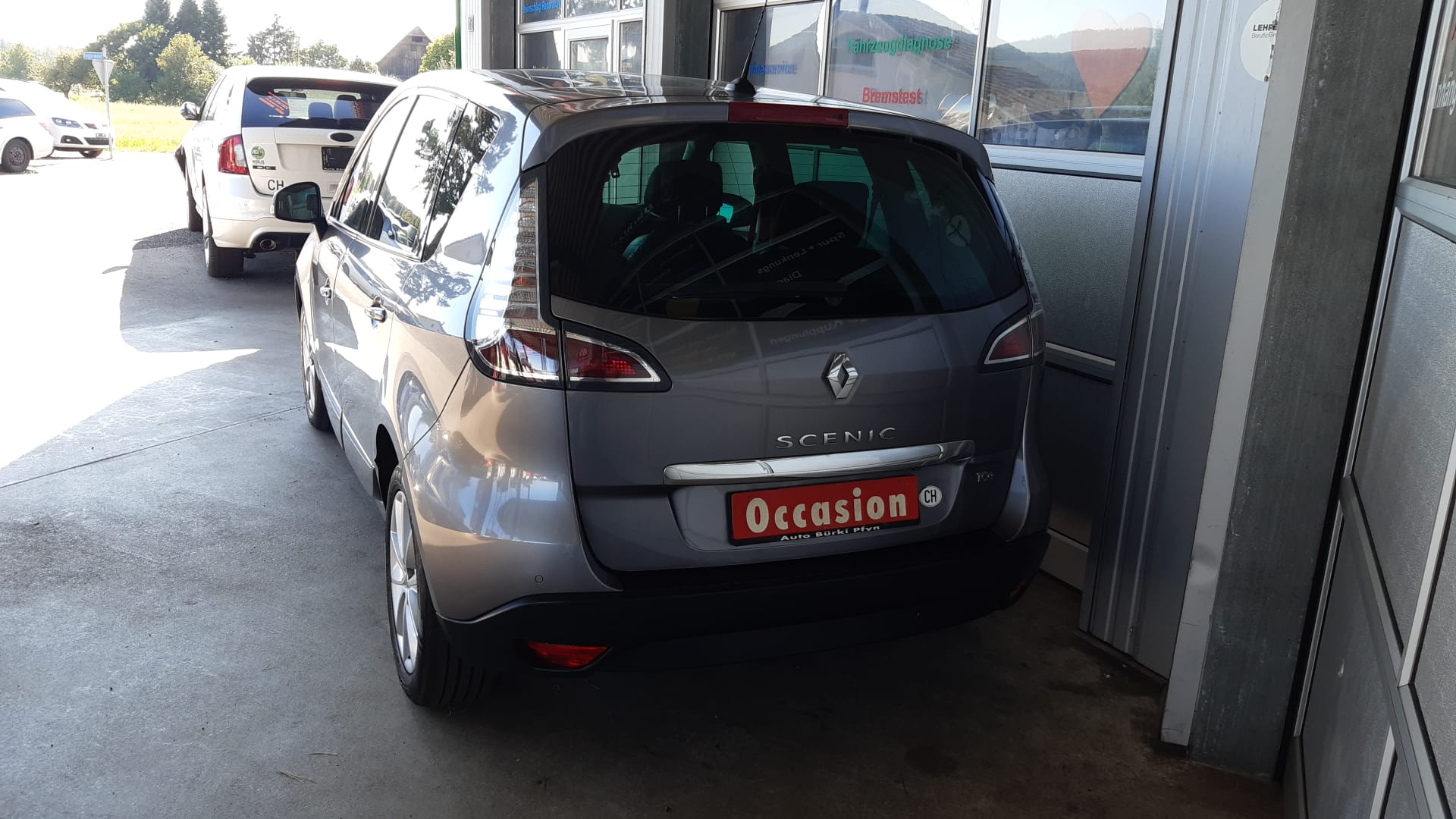RENAULT Scénic 1.4 16V Turbo Bose-image-3