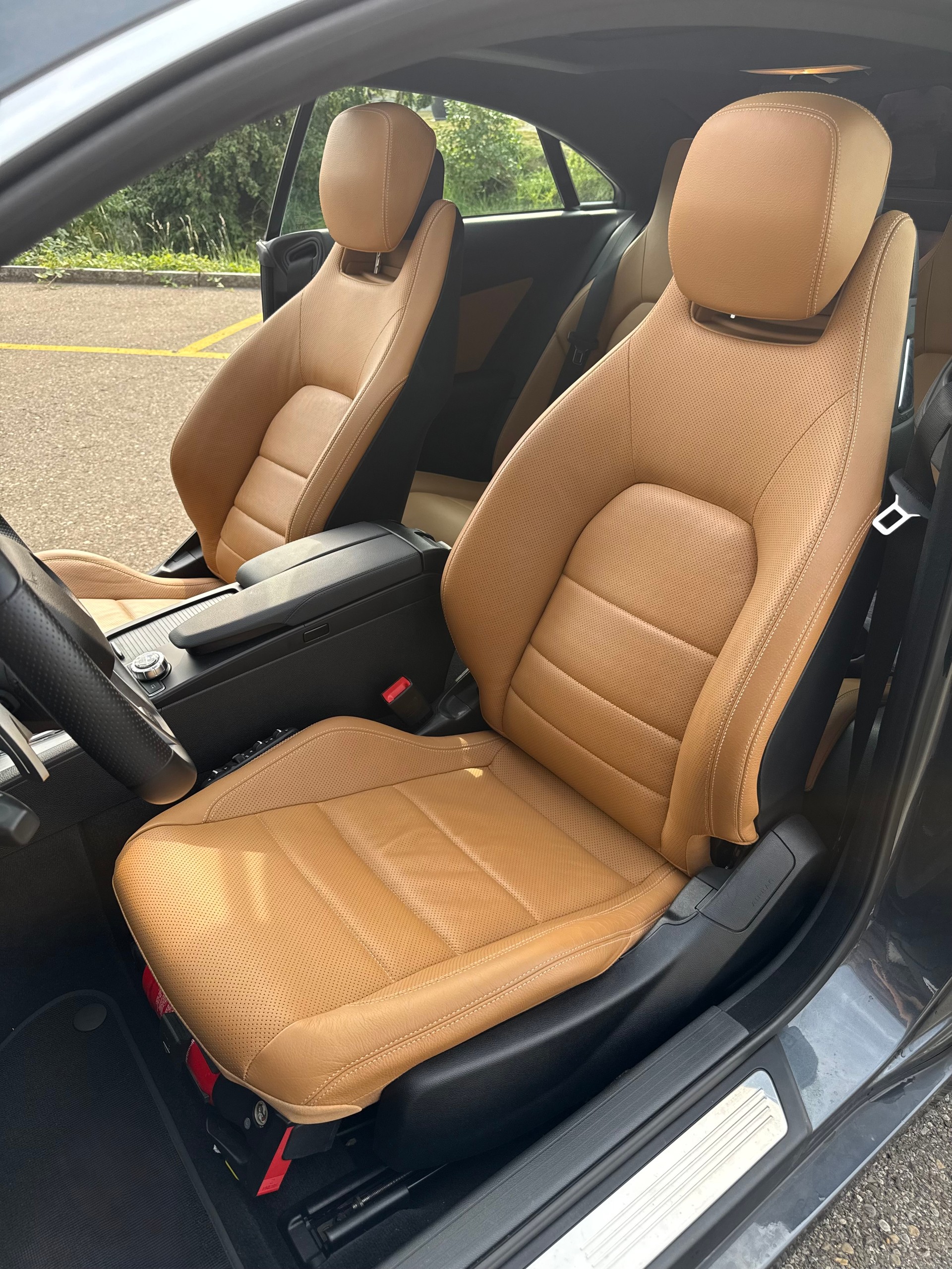 MERCEDES-BENZ Mercedes-Benz E 350 | AMG Line | 20” NEU | Sitzkühlung & Memory | Distronic | Schiebedach | Harman Kardon | Sportauspuff-image-8
