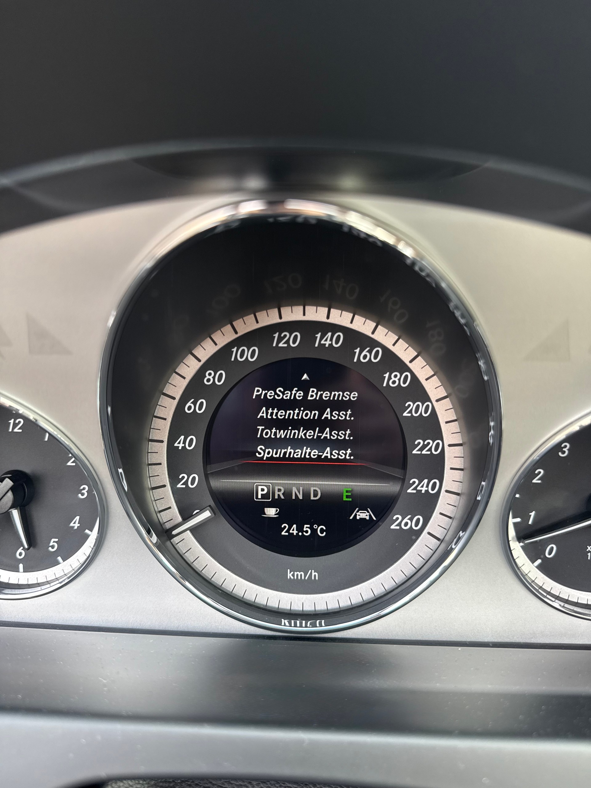 MERCEDES-BENZ Mercedes-Benz E 350 | AMG Line | 20” NEU | Sitzkühlung & Memory | Distronic | Schiebedach | Harman Kardon | Sportauspuff-image-19
