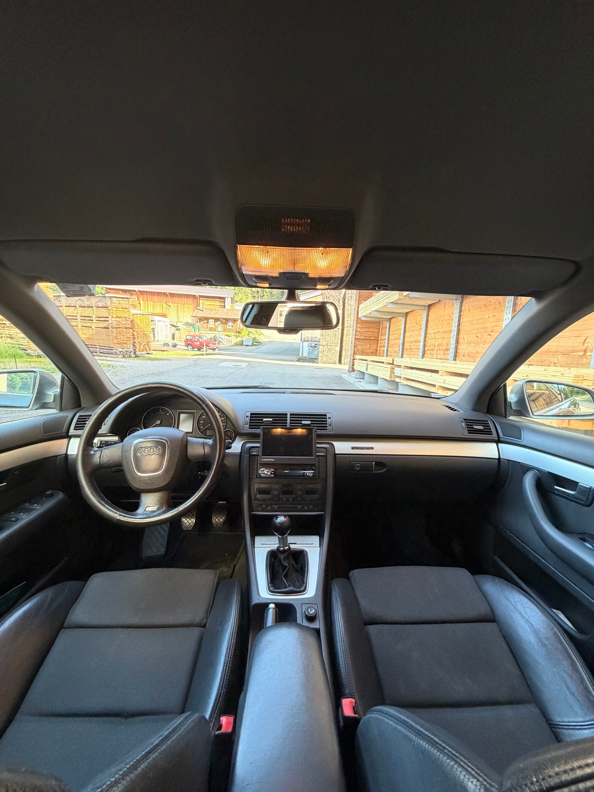 AUDI 2.0 TDI 140 DPF quattro-image-3
