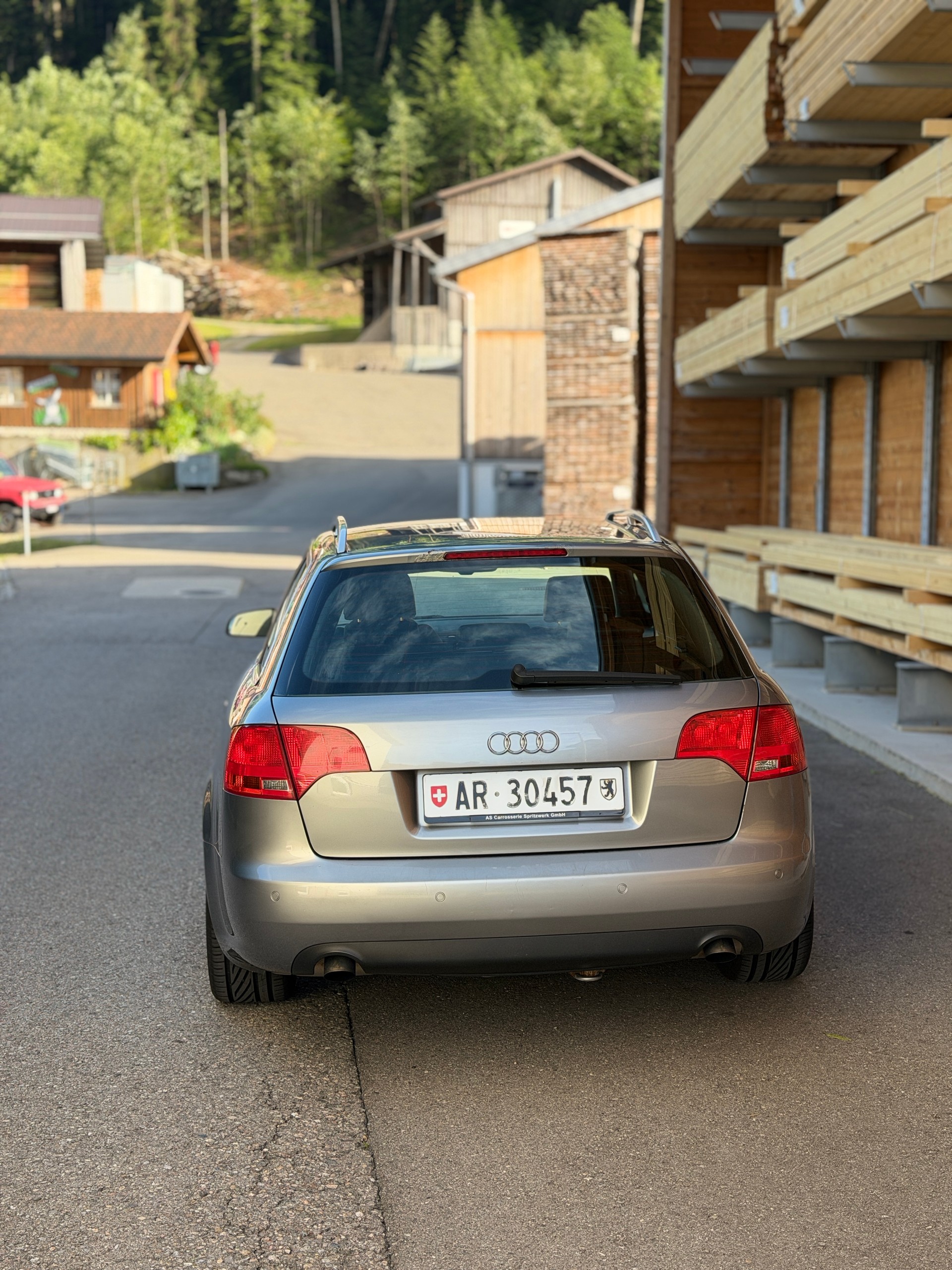 AUDI 2.0 TDI 140 DPF quattro-image-2