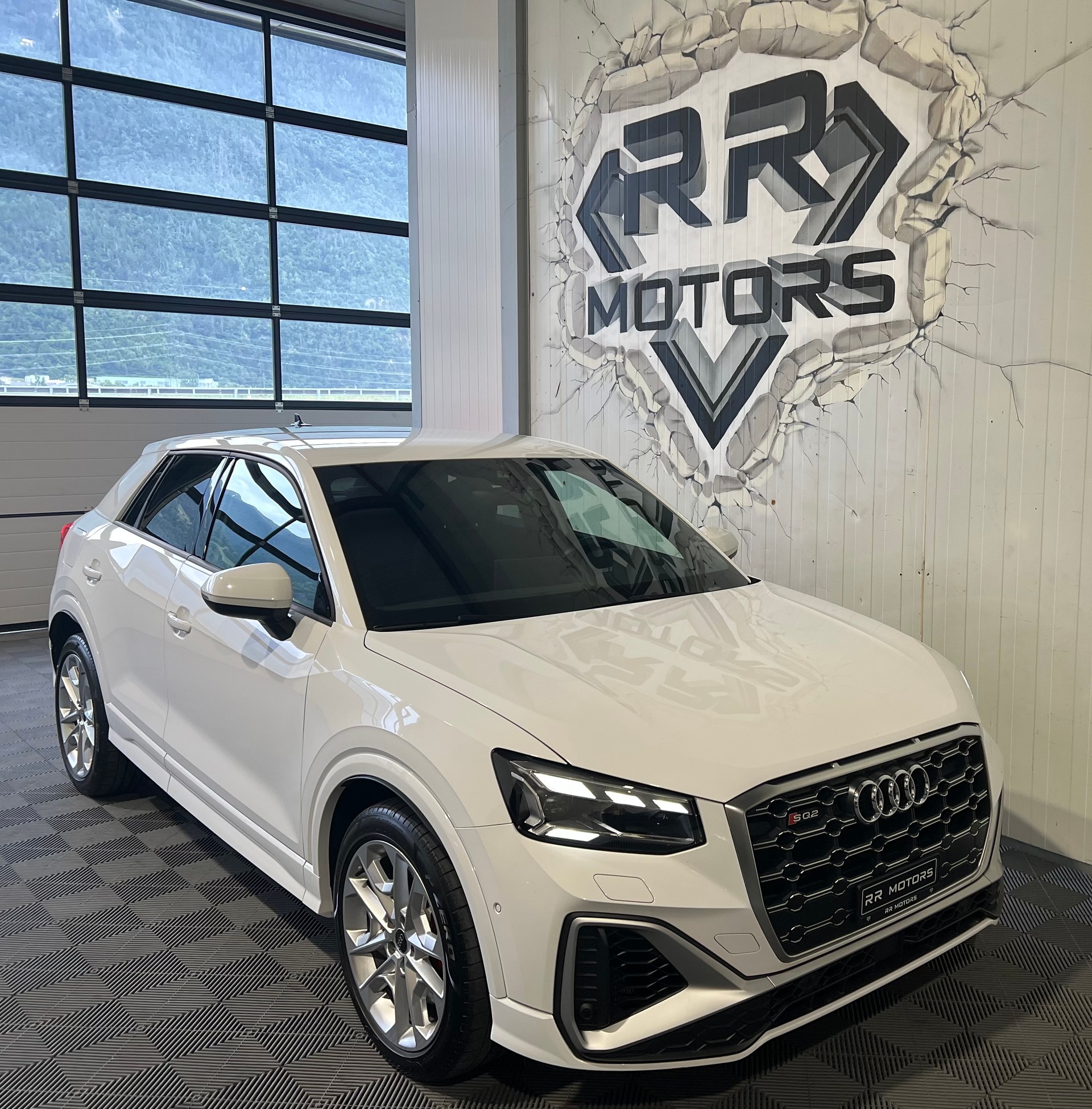 AUDI SQ2 TFSI quattro S-tronic-image-5