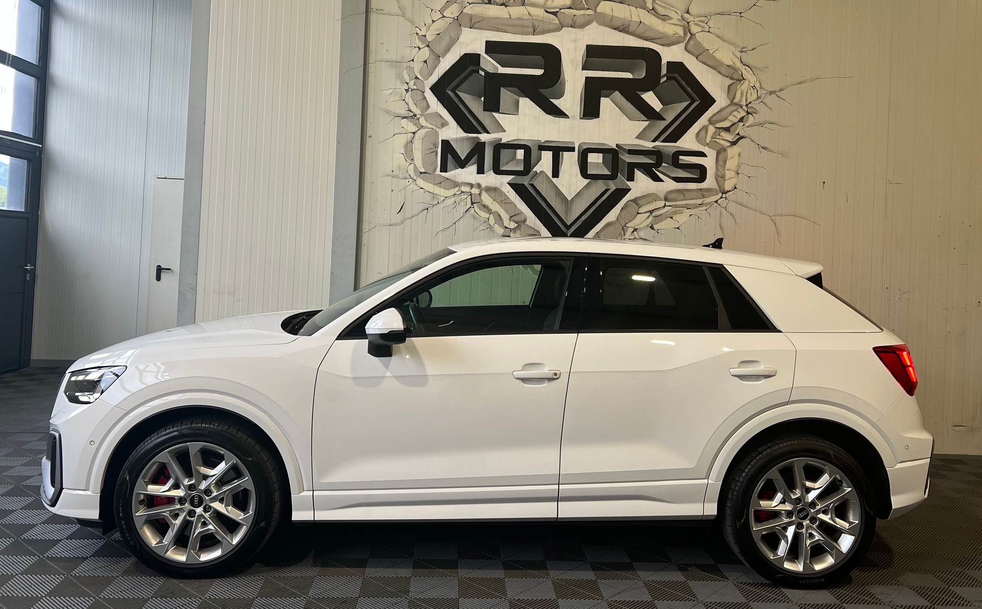 AUDI SQ2 TFSI quattro S-tronic-image-1