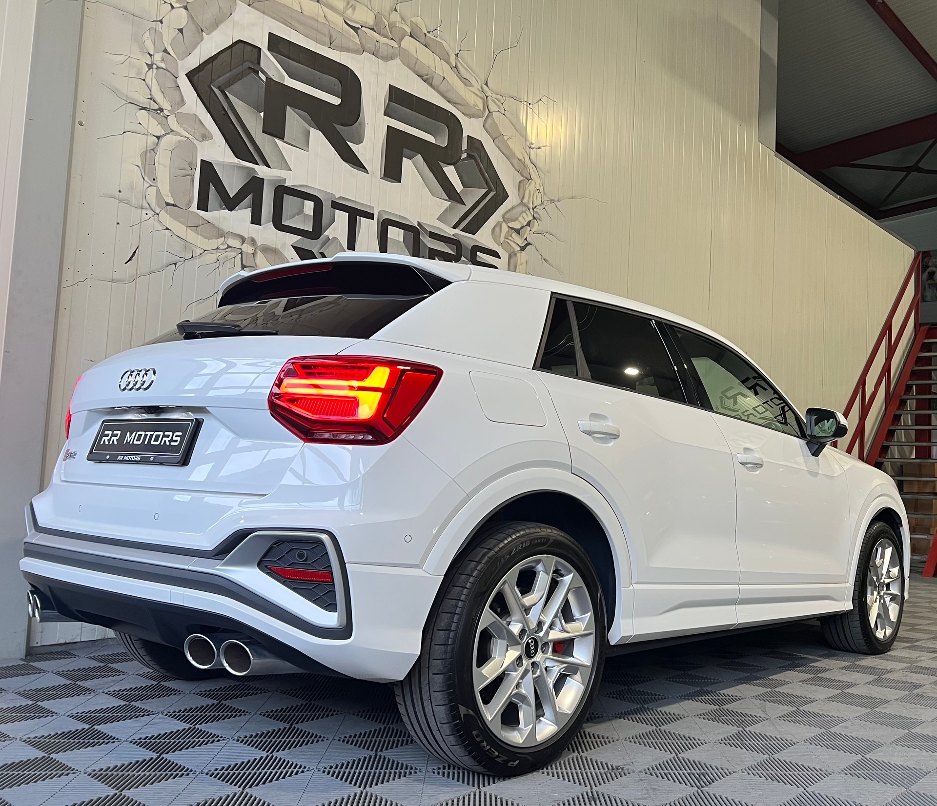 AUDI SQ2 TFSI quattro S-tronic-image-3
