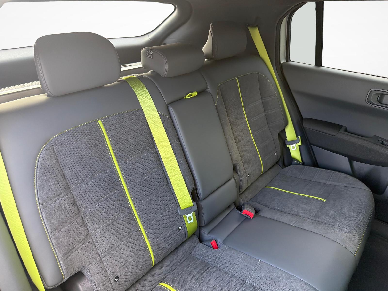 KIA EV3 81 kWh GT 4x4-image-10