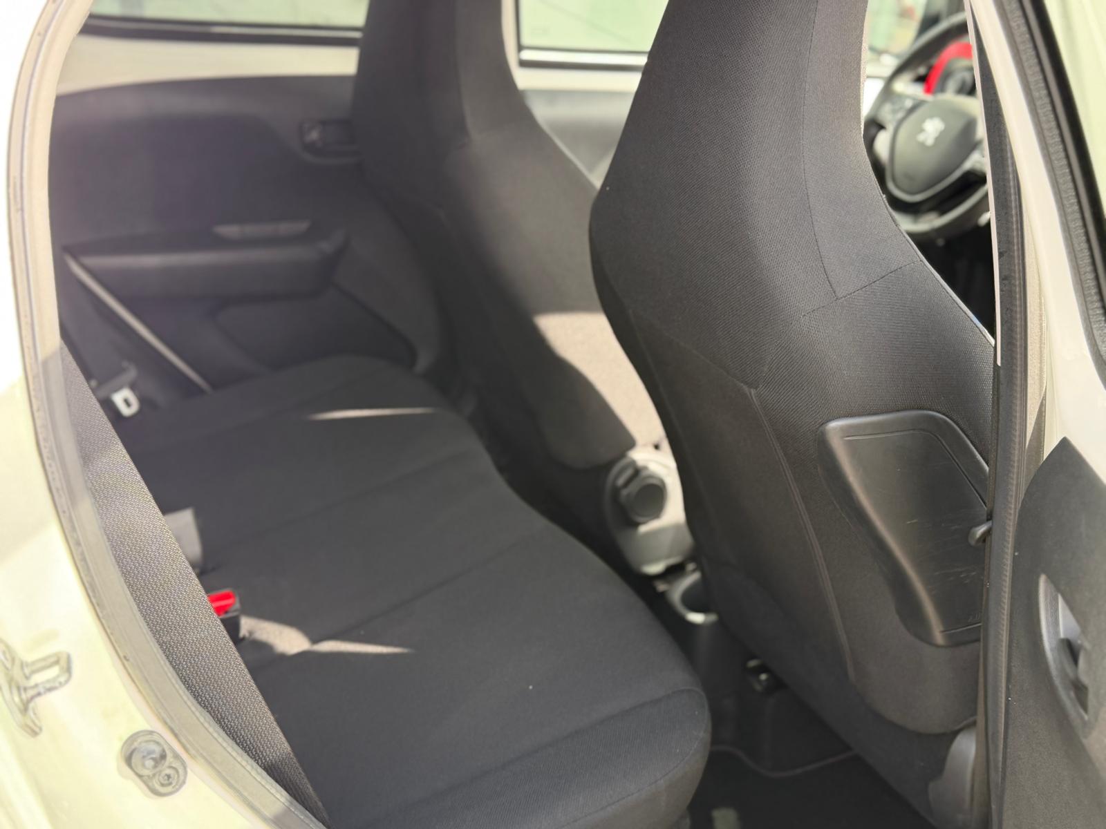 PEUGEOT 108 1.2 VTi Active-image-10