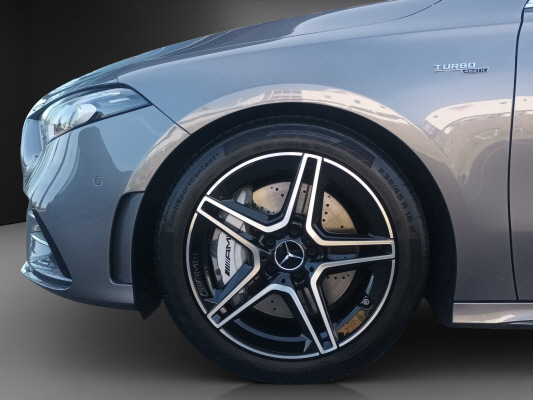 MERCEDES-BENZ A 35 AMG 4Matic-image-5