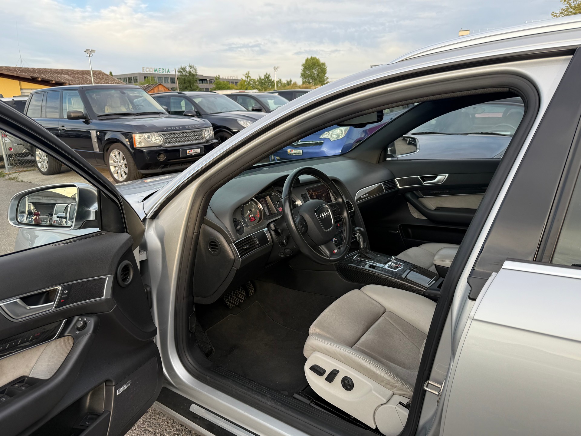 AUDI S6 Avant 5.2 V10 quattro tiptronic 435PS / Frisch ab MFK & Service / Aversus 20 Zoll / Supersprint Auspuff / BOSE Sound-image-9