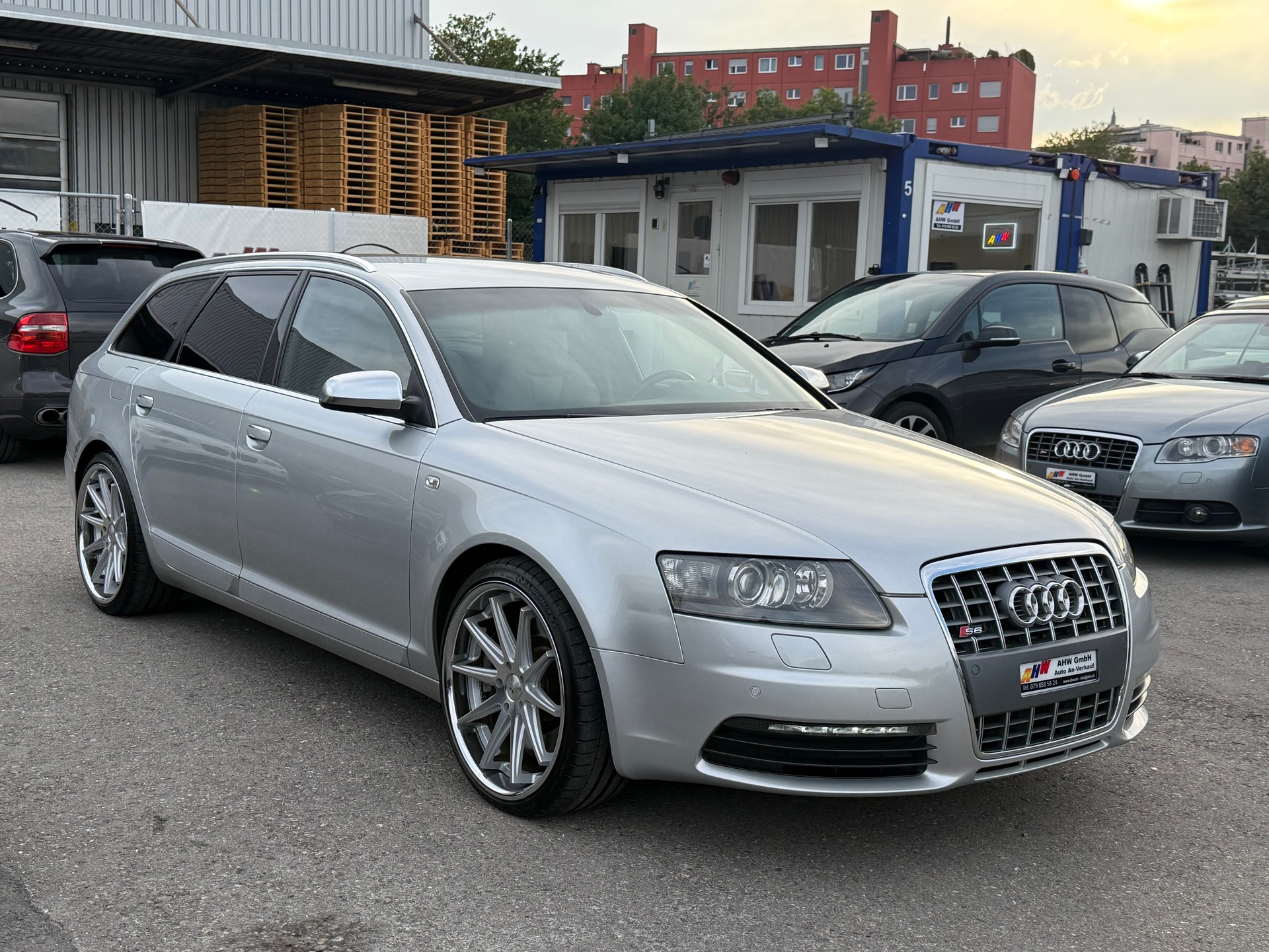 AUDI S6 Avant 5.2 V10 quattro tiptronic 435PS / Frisch ab MFK & Service / Aversus 20 Zoll / Supersprint Auspuff / BOSE Sound-image-2