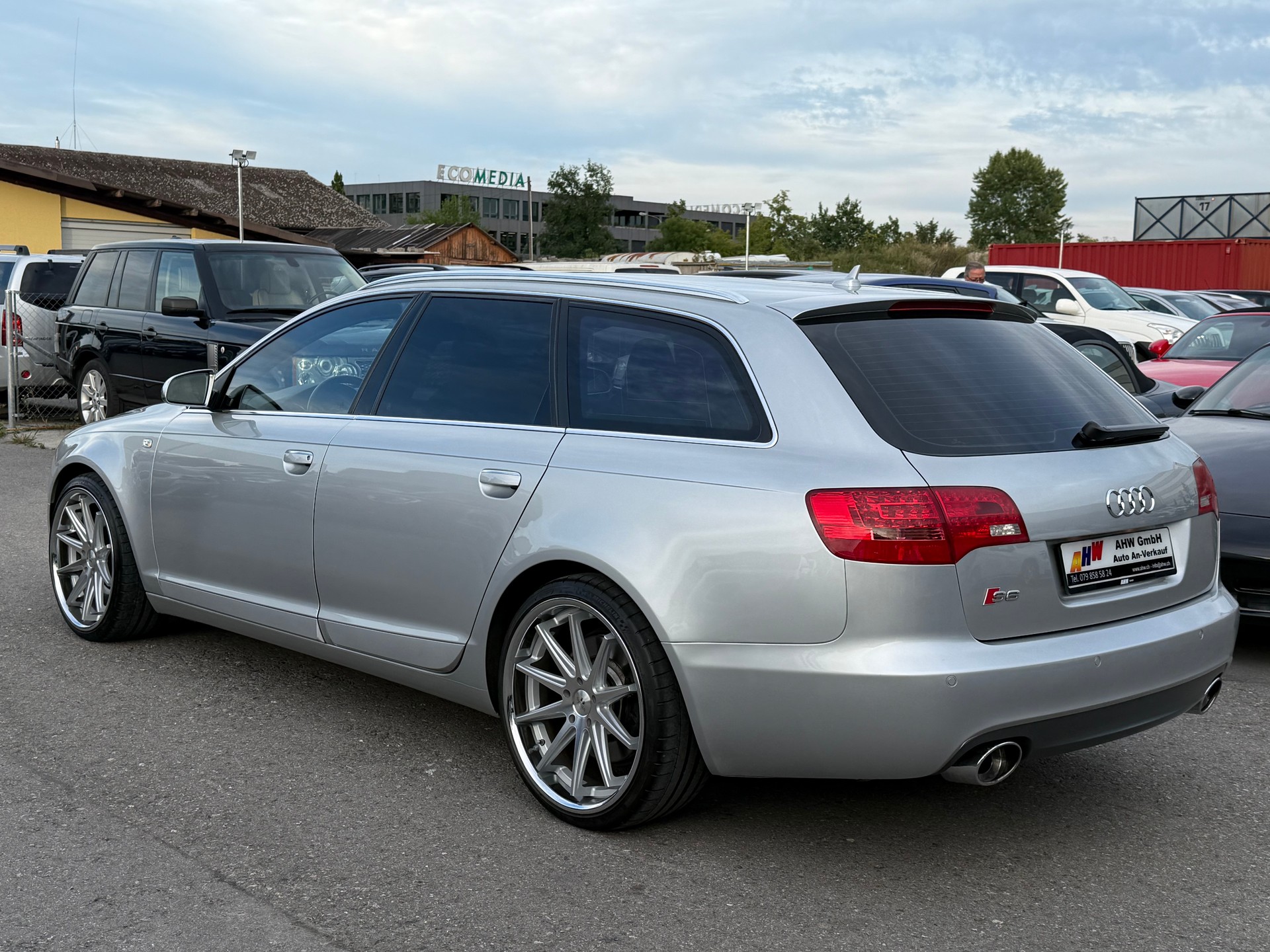 AUDI S6 Avant 5.2 V10 quattro tiptronic 435PS / Frisch ab MFK & Service / Aversus 20 Zoll / Supersprint Auspuff / BOSE Sound-image-5