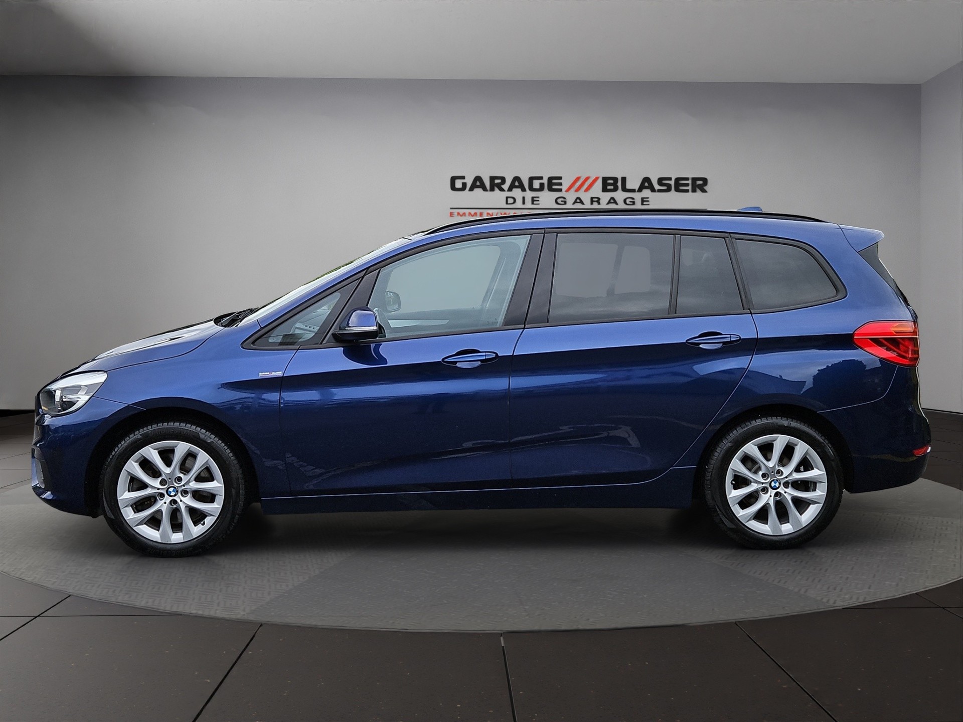 BMW 220d xDrive Gran Tourer Steptronic-showroom-element-1