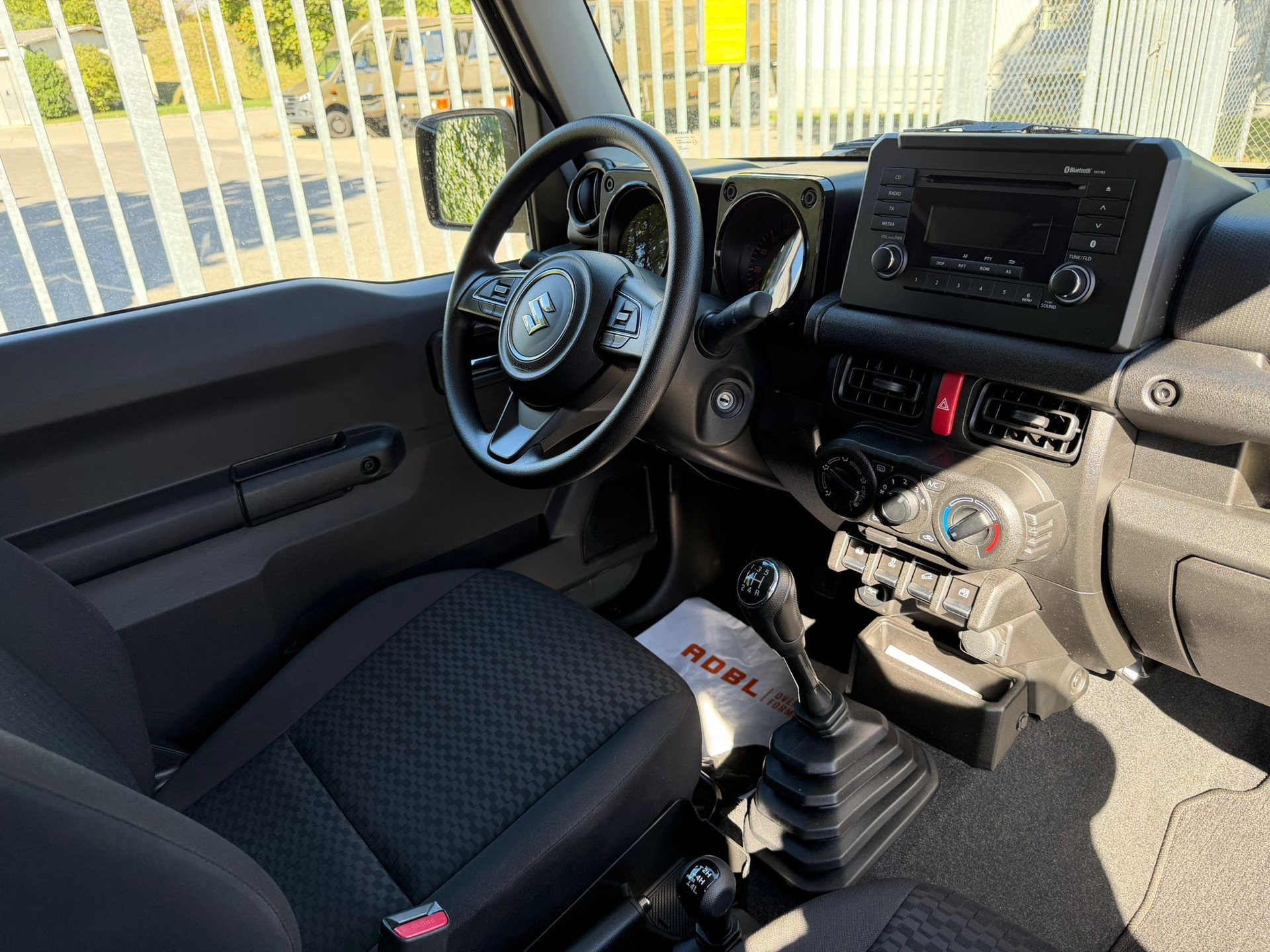 SUZUKI Jimny 1.5 Compact+ 4x4-image-9