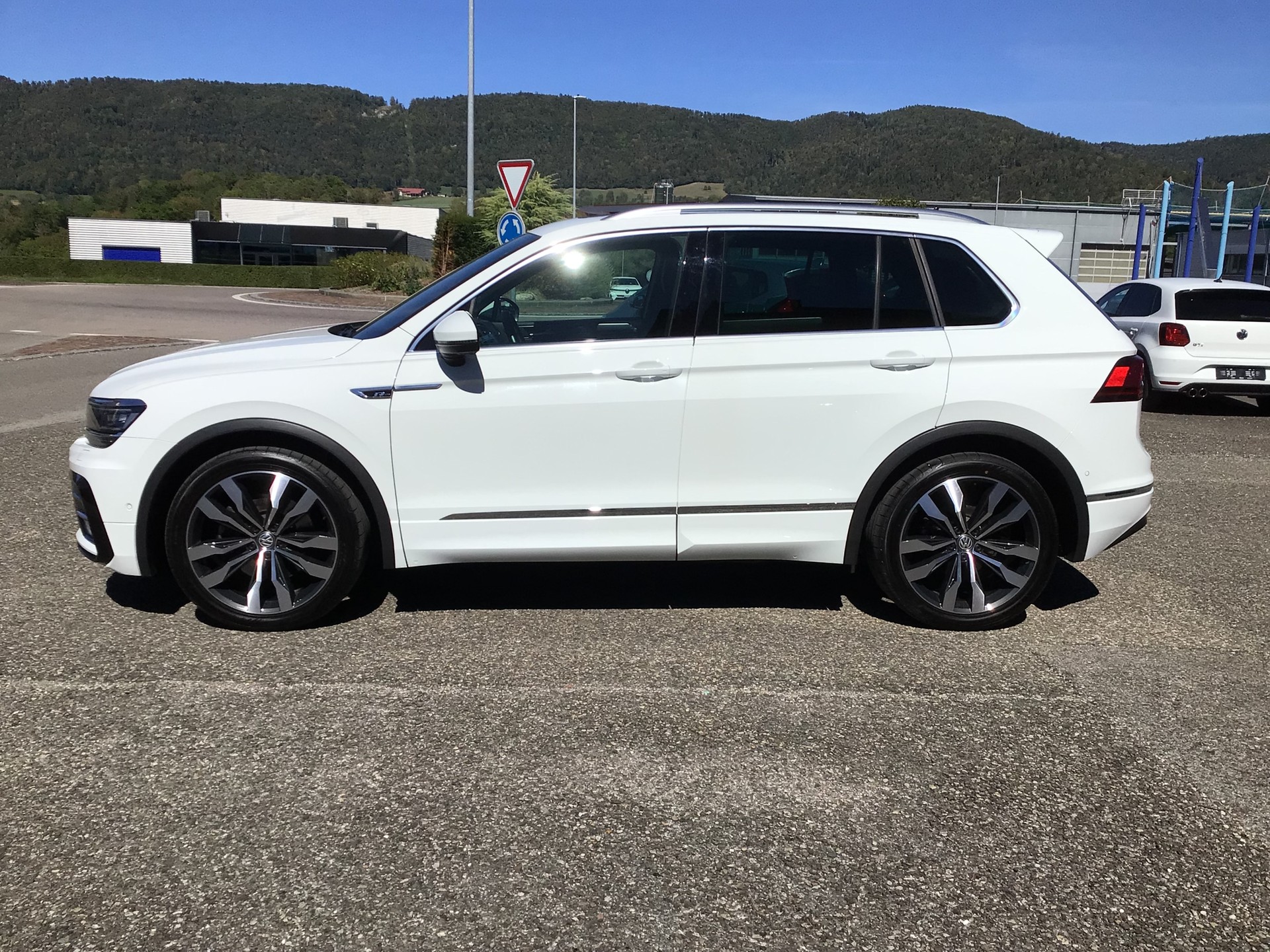 VW Tiguan 2.0TSI Highline 4Motion DSG-image-5