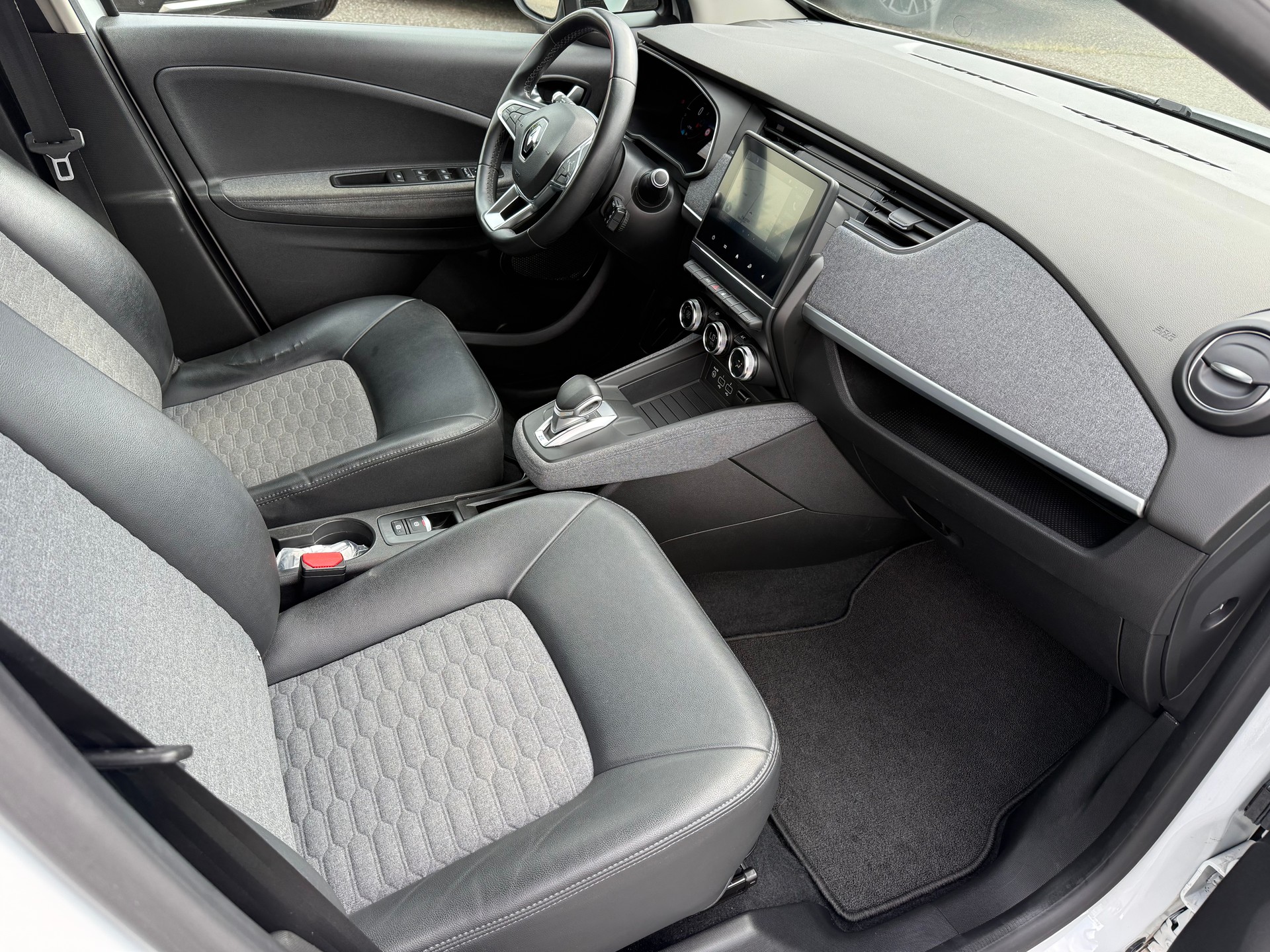 RENAULT Zoe Intens R135 (incl. Batterie)-image-9